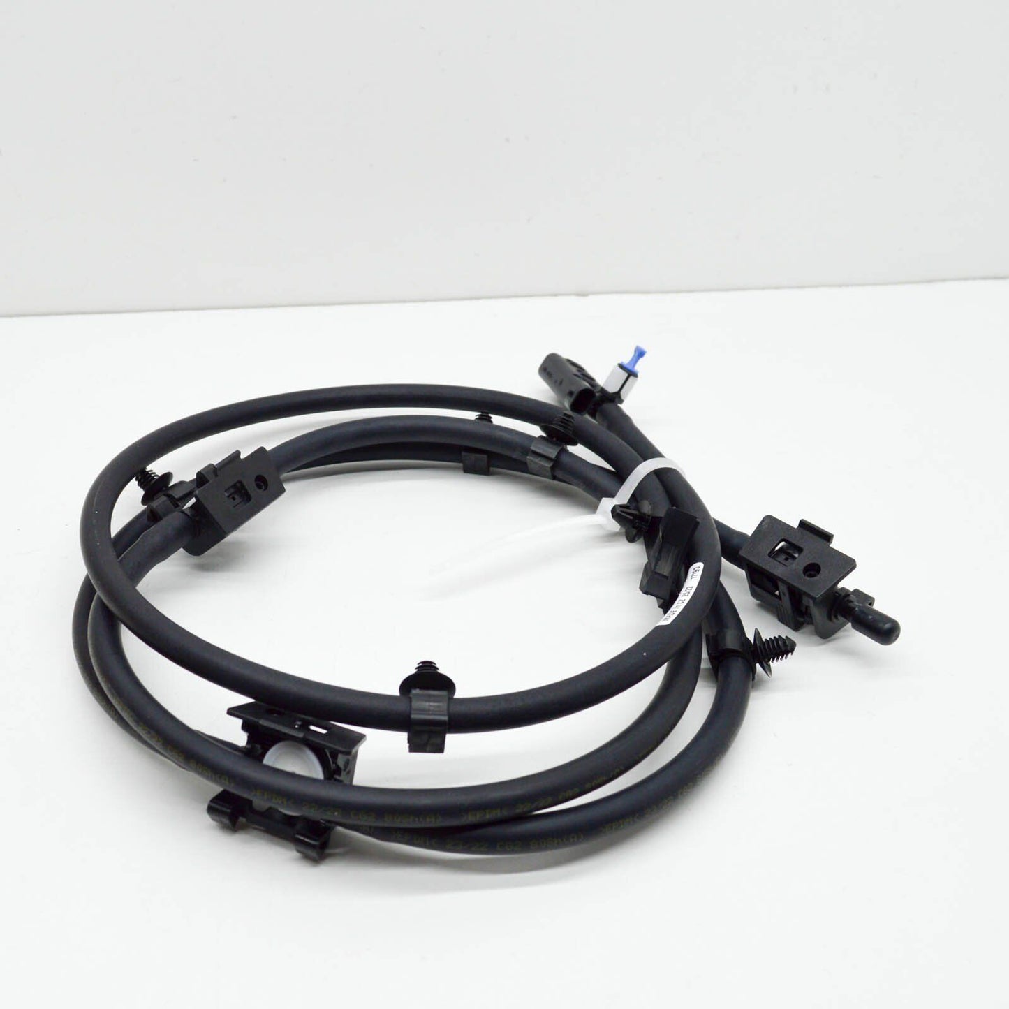 NEW MB E W213 WINDSHIELD WASHER HOSE LINE WITH NOZZLE A2138609000 ORIGINAL