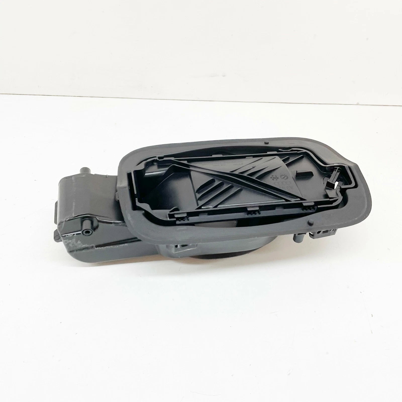 NEW AUDI A3 8V FUEL FILLER FLAP INSERT 8V4809906D