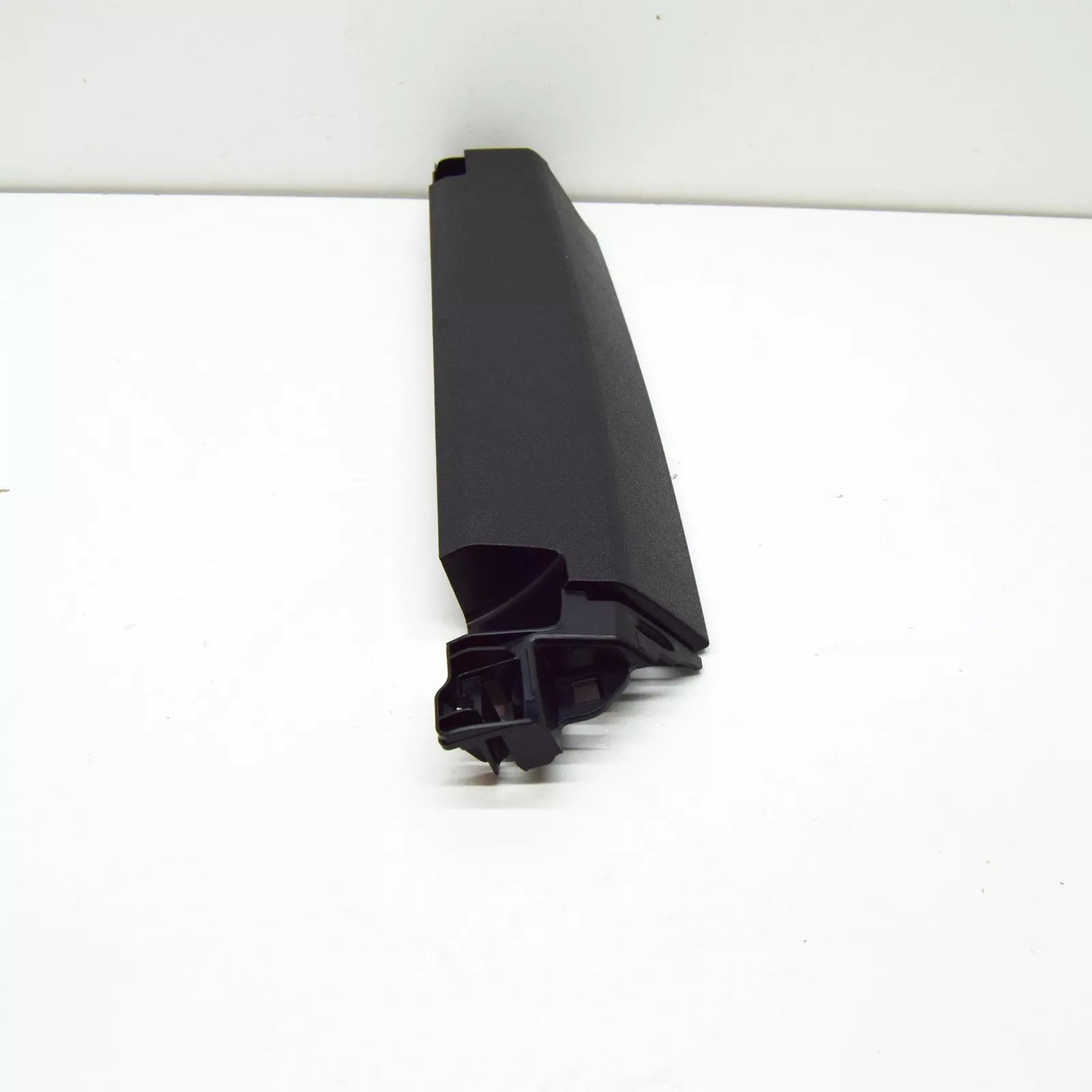 NEW BMW 5 G30 FRONT RIGHT SEAT FINISHER RAIL 52107318992 ORIGINAL