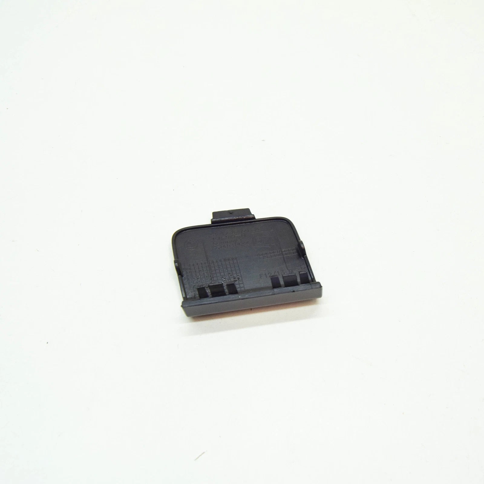 NEW BMW 6 F12 REAR M BUMPER TOW HOOK EYE COVER 51128052679 ORIGINAL