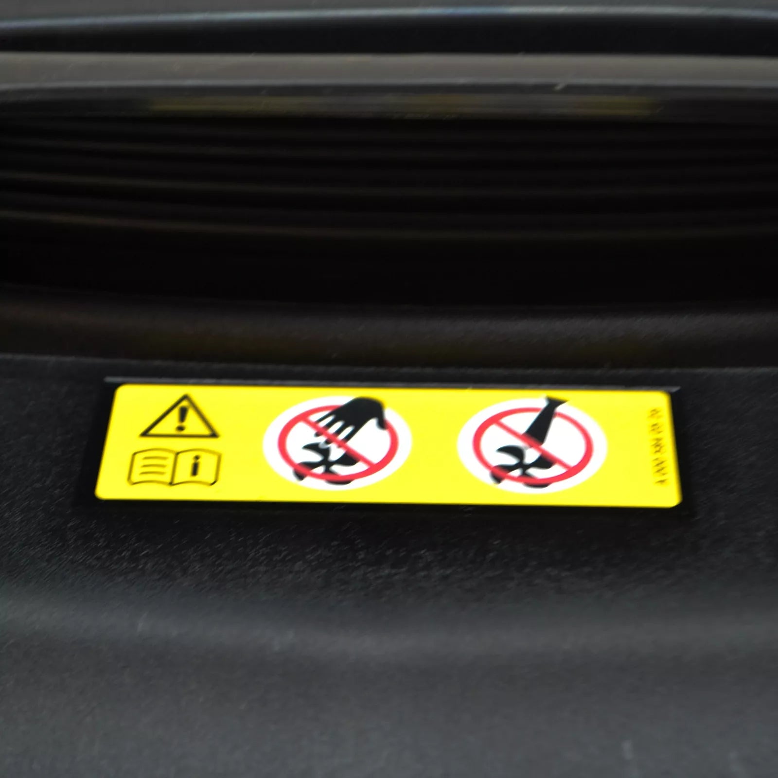 NEW MERCEDES-BENZ E W213 TOP SLAM PANEL FRAME PLASTIC TRIM A2135006200 ORIGINAL