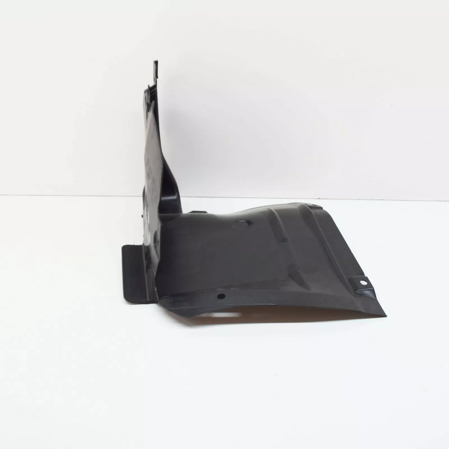 NEW MB C W203 FRONT LEFT FENDER LINER BOTTOM PART A2038810323