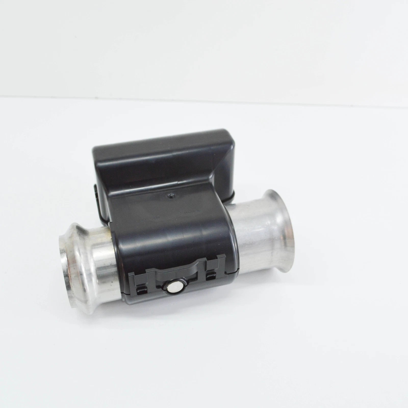 NEW MB CLA C117 REAR EXHAUST PIPE THROTTLE VALVE A2464920024