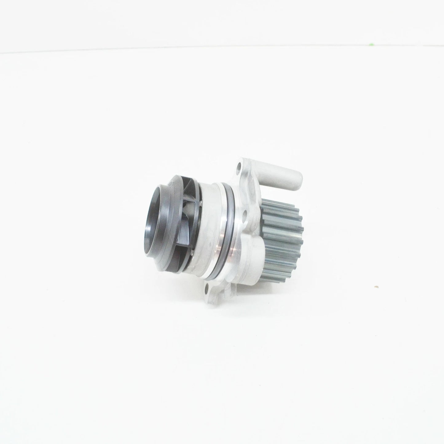 NEW AUDI A3 8L COOLANT PUMP WITH SEALING RING 038121011A