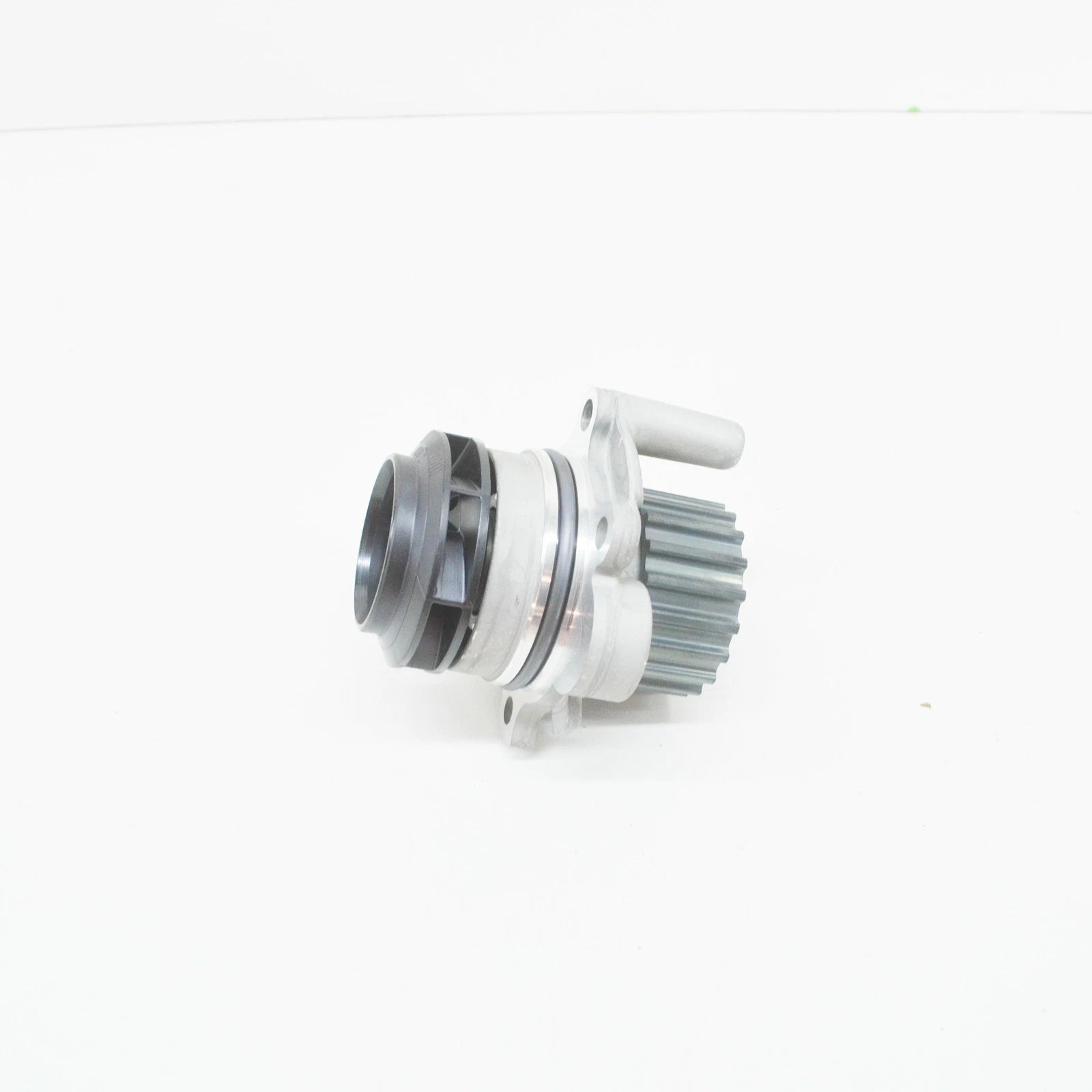 NEW AUDI A3 8L COOLANT PUMP WITH SEALING RING 038121011A