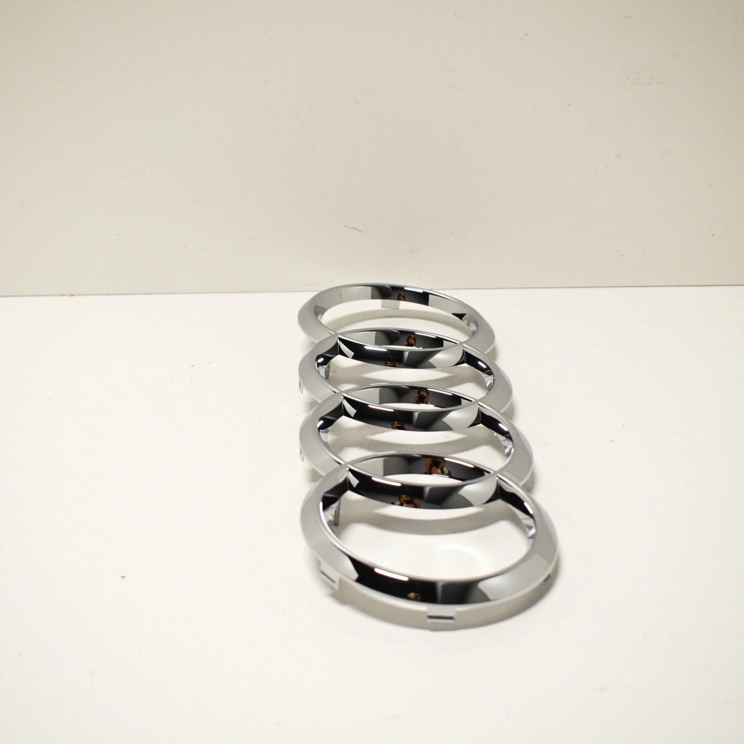 NEW AUDI A7 4G FRONT GRILLE EMBLEM 4H0853605C2ZZ ORIGINAL