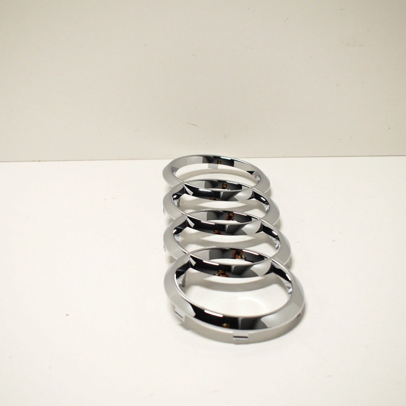 NEW AUDI A7 4G FRONT GRILLE EMBLEM 4H0853605C2ZZ ORIGINAL