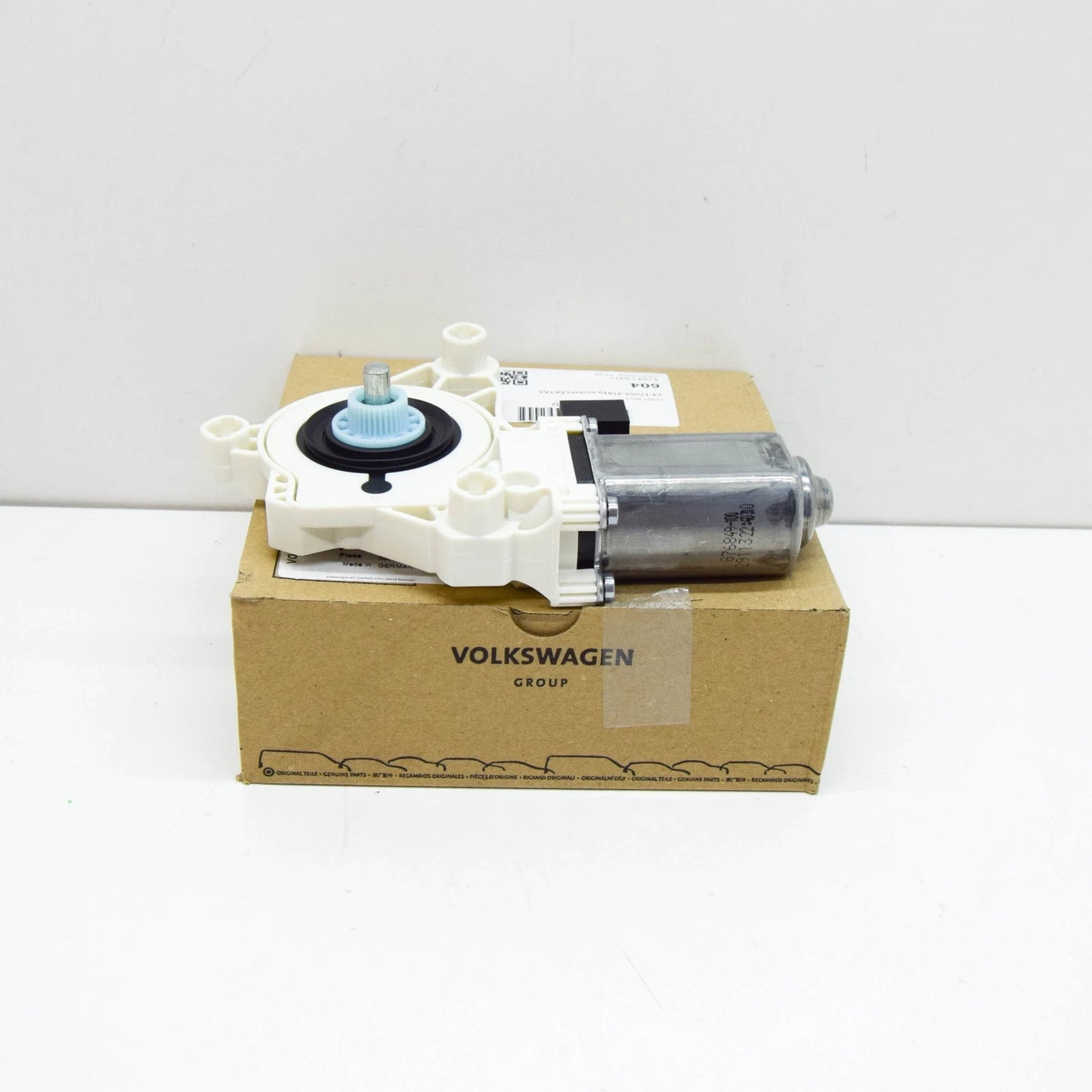 NEW VW PASSAT B8 FRONT RIGHT DOOR WINDOW REGULATOR MOTOR 4K0959802 ORIGINAL