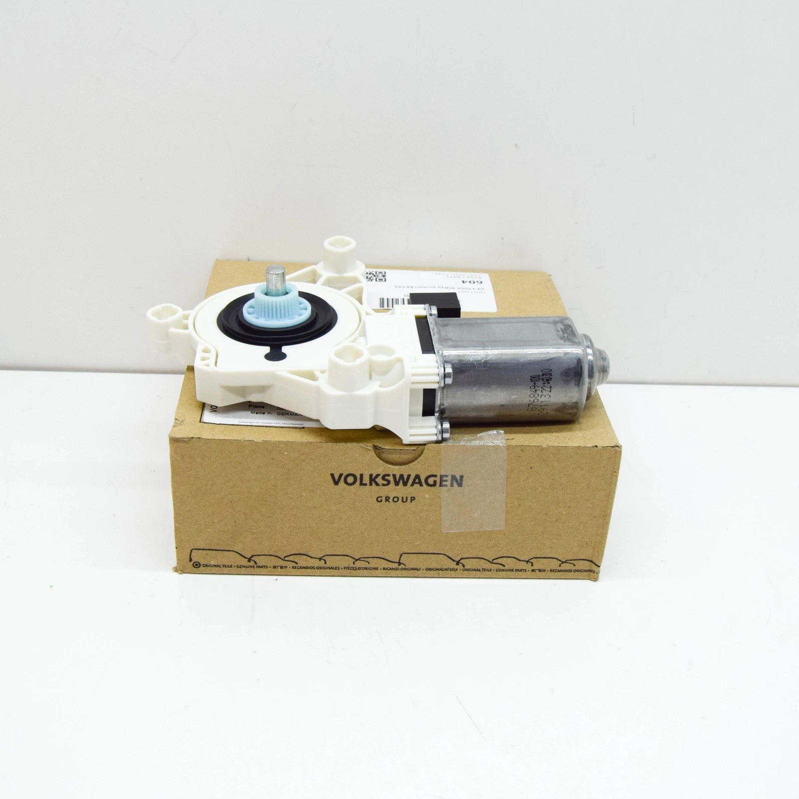 NEW VW PASSAT B8 FRONT RIGHT DOOR WINDOW REGULATOR MOTOR 4K0959802 ORIGINAL