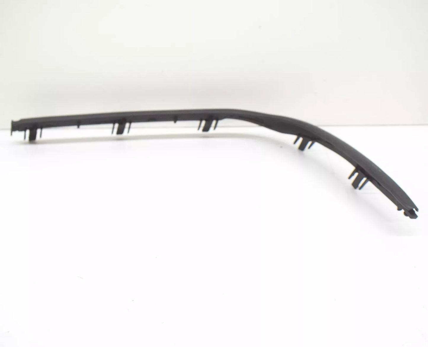 NEW MERCEDES BENZ S C140 REAR RIGHT TAILLIGHT UPPER SEAL A140826188064 ORIGINAL