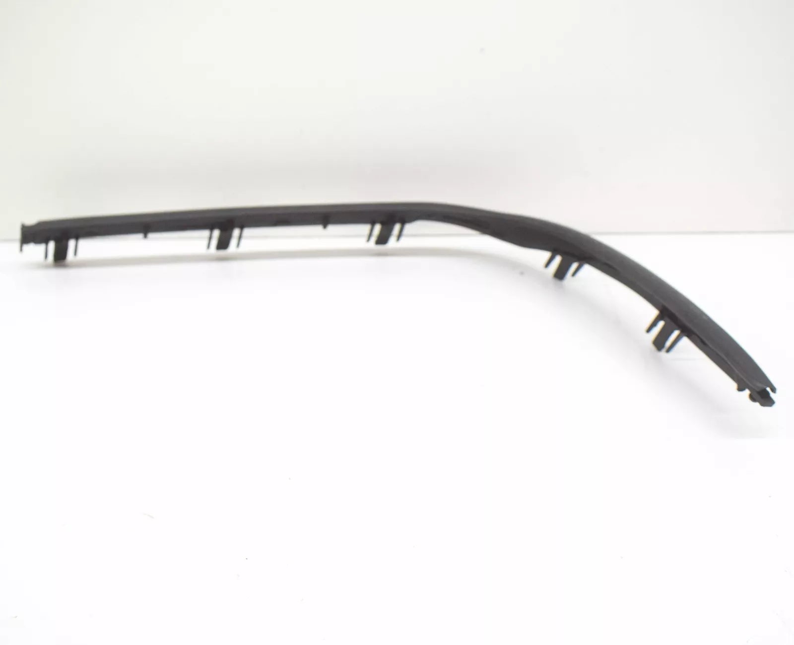 NEW MERCEDES BENZ S C140 REAR RIGHT TAILLIGHT UPPER SEAL A140826188064 ORIGINAL