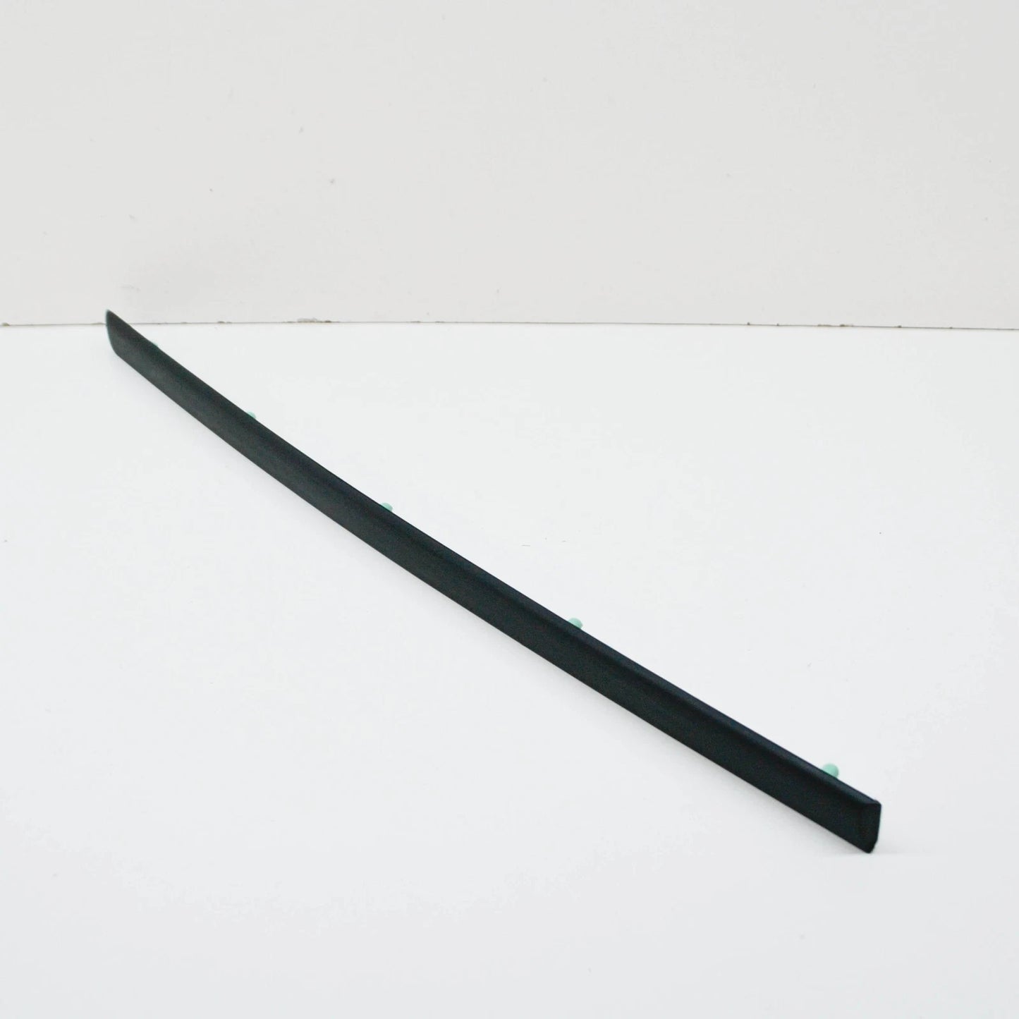 NEW BMW 3 E46 REAR RIGHT DOOR MOLDING TRIM 51138208452 8208452 ORIGINAL