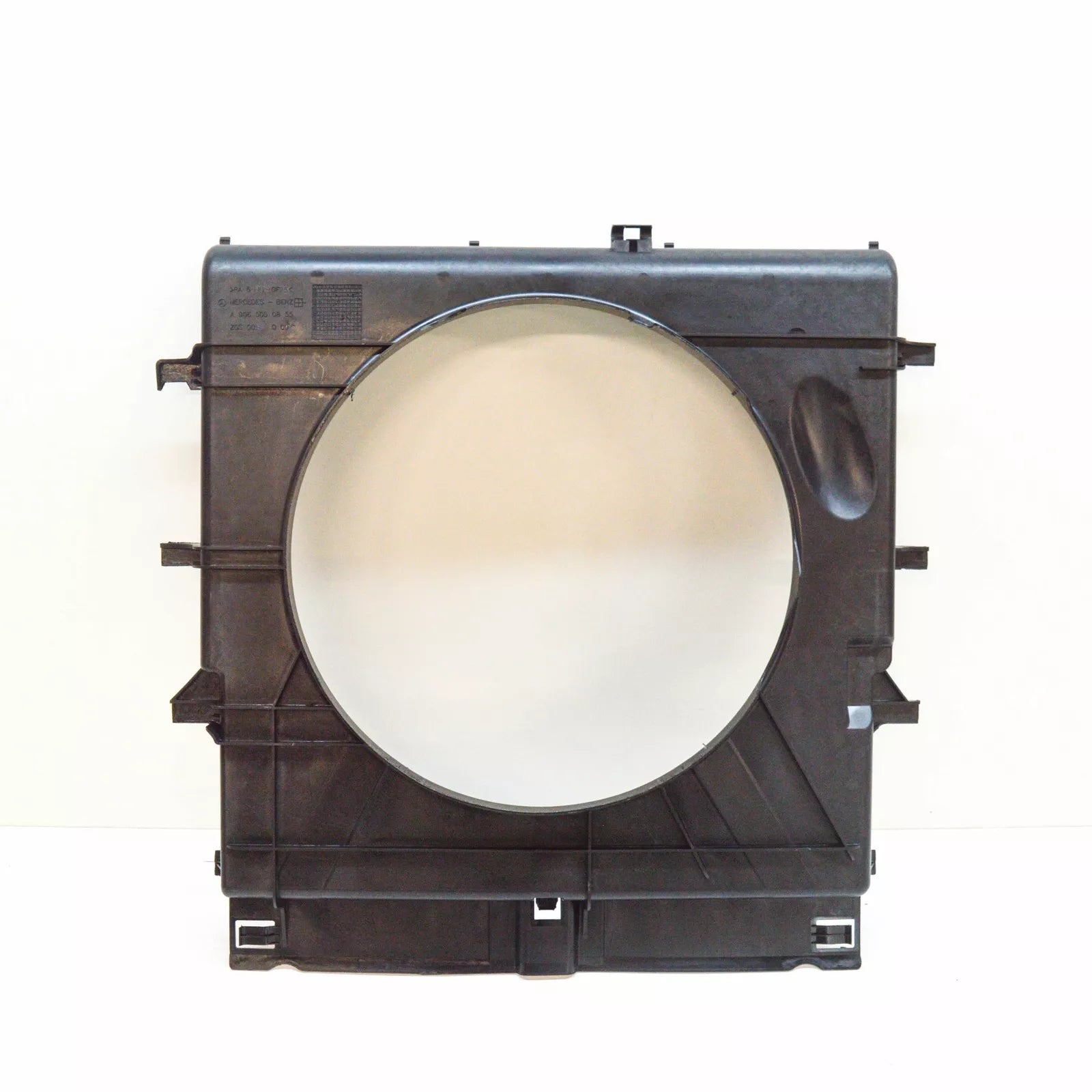 NEW MERCEDES BENZ SPRINTER 906 RADIATOR FAN SHROUD A9065050855