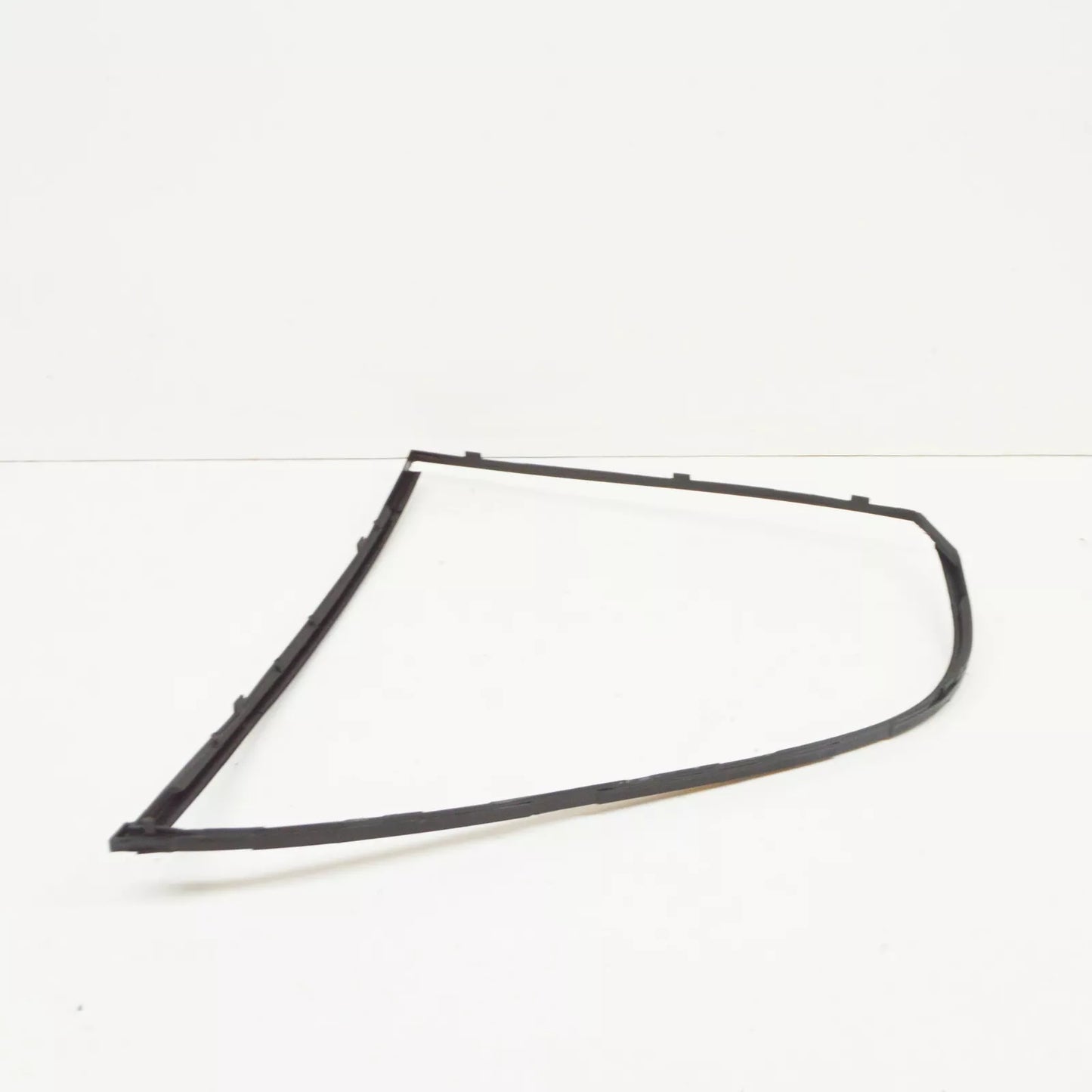 NEW BMW 5 E39 REAR LEFT DOOR QUARTER WINDOW FRAME 51348186183 8186183 ORIGINAL