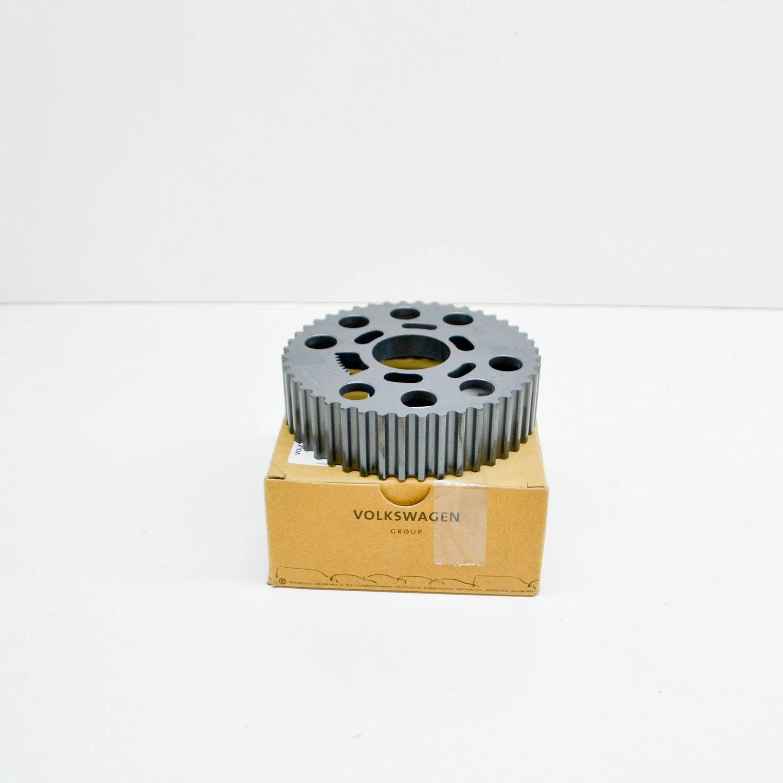 NEW AUDI A3 8P TOOTHED BELT PULLEY 038109111E