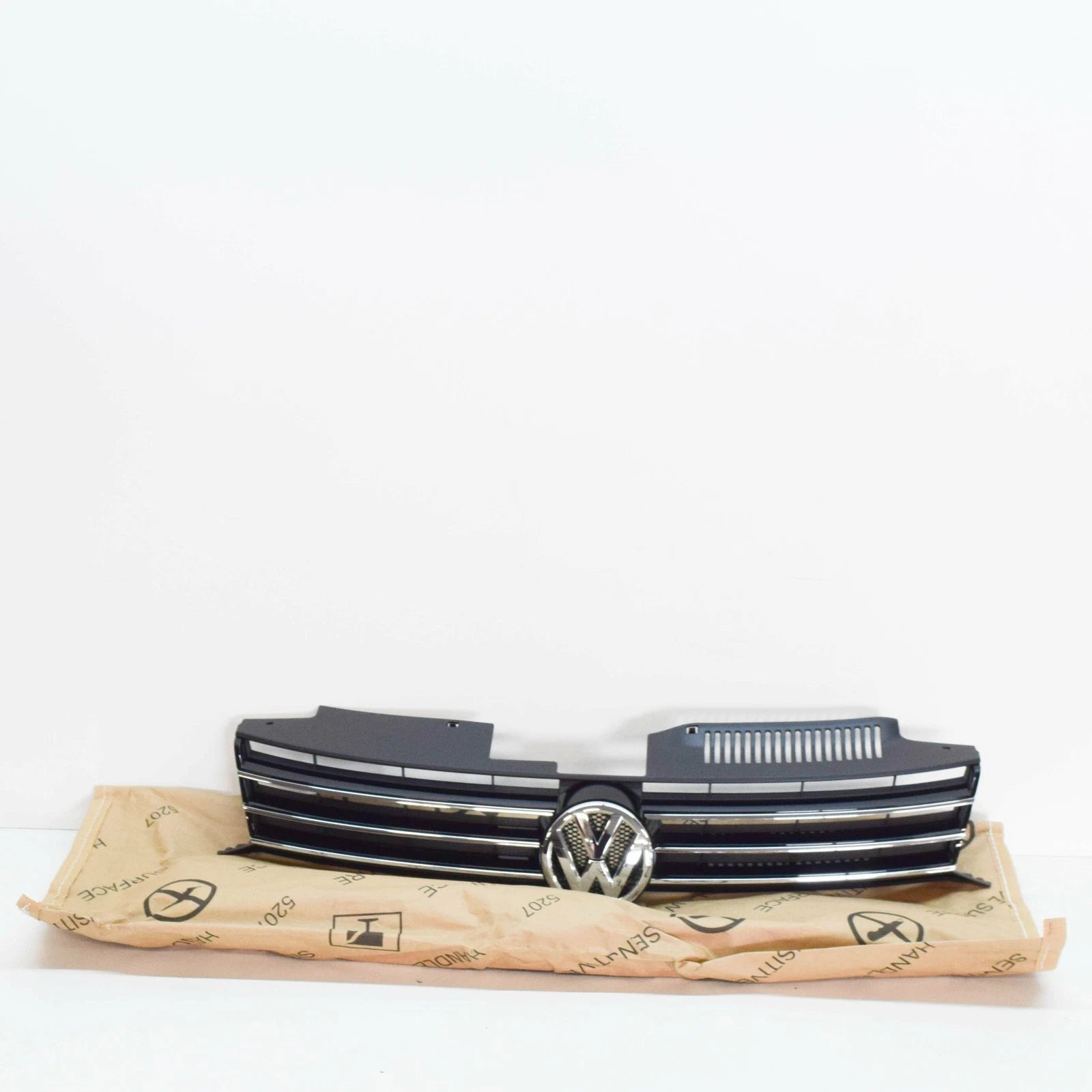 NEW VOLKSWAGEN EOS FRONT BUMPER RADIATOR GRILLE 1Q0853651AKFXC ORIGINAL