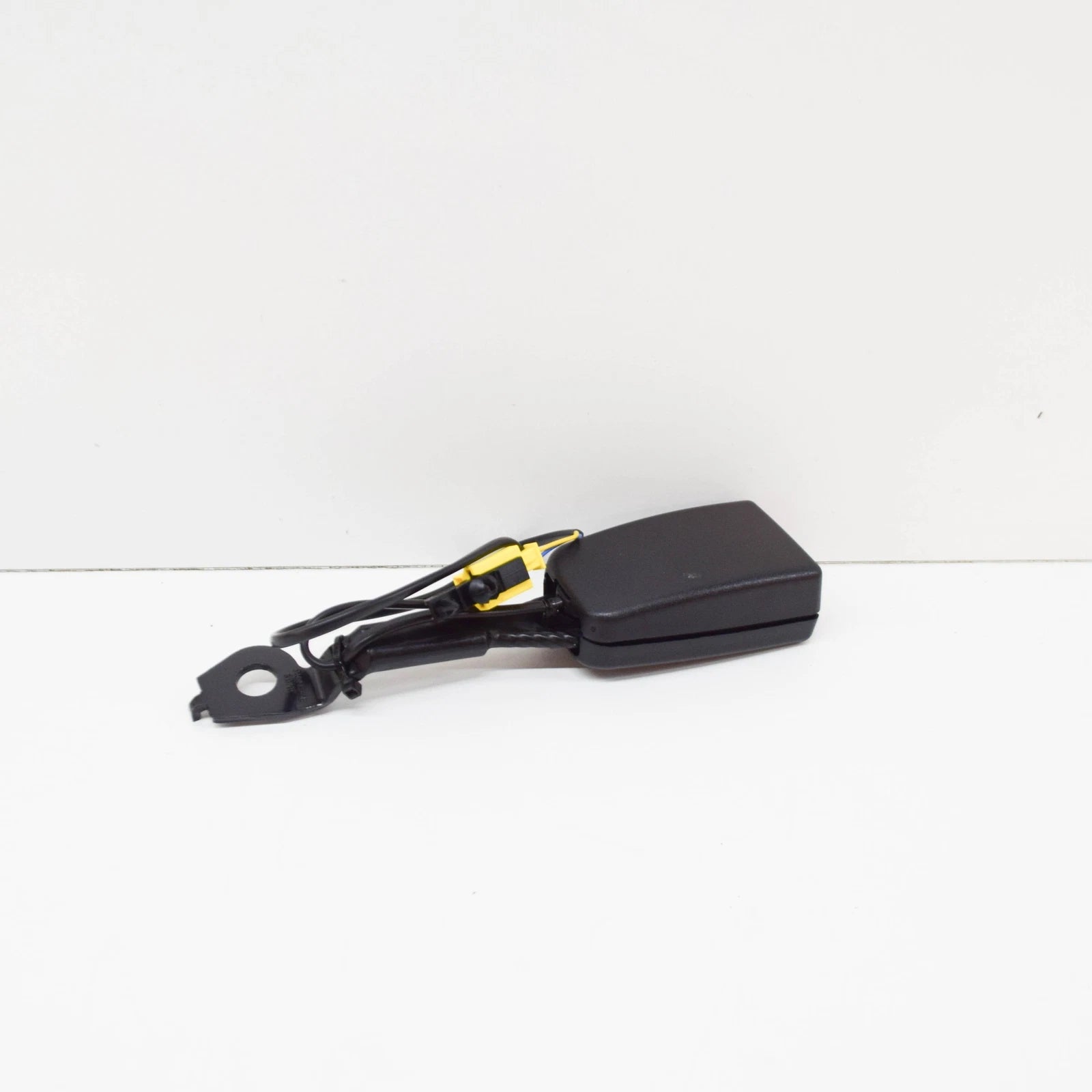 NEW MERCEDES-BENZ R W251 FRONT RIGHT SEAT BELT LOCK A25186032699051 ORIGINAL