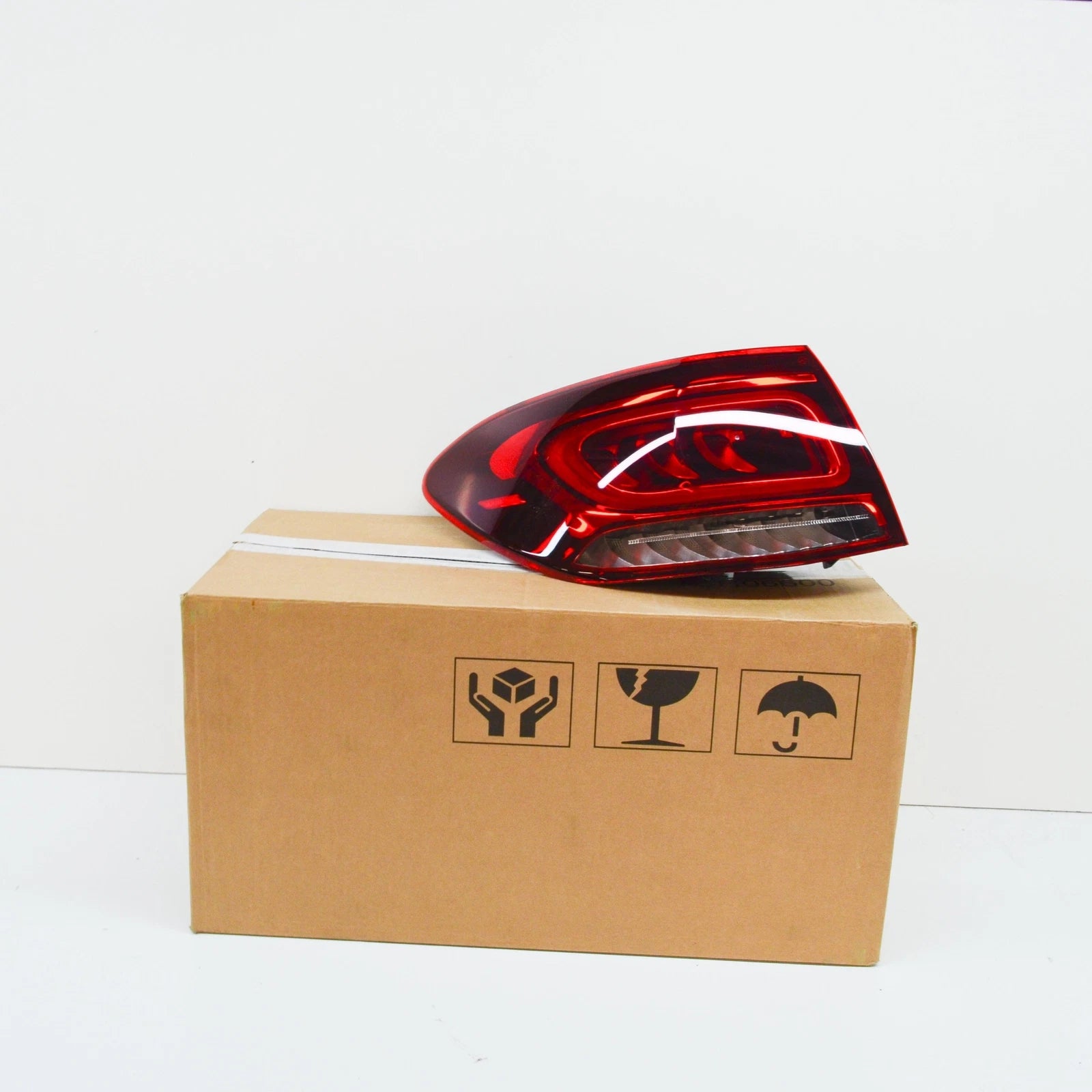 NEW MERCEDES-BENZ GLC COUPE C253 REAR LEFT TAILLIGHT A2539069501 ORIGINAL