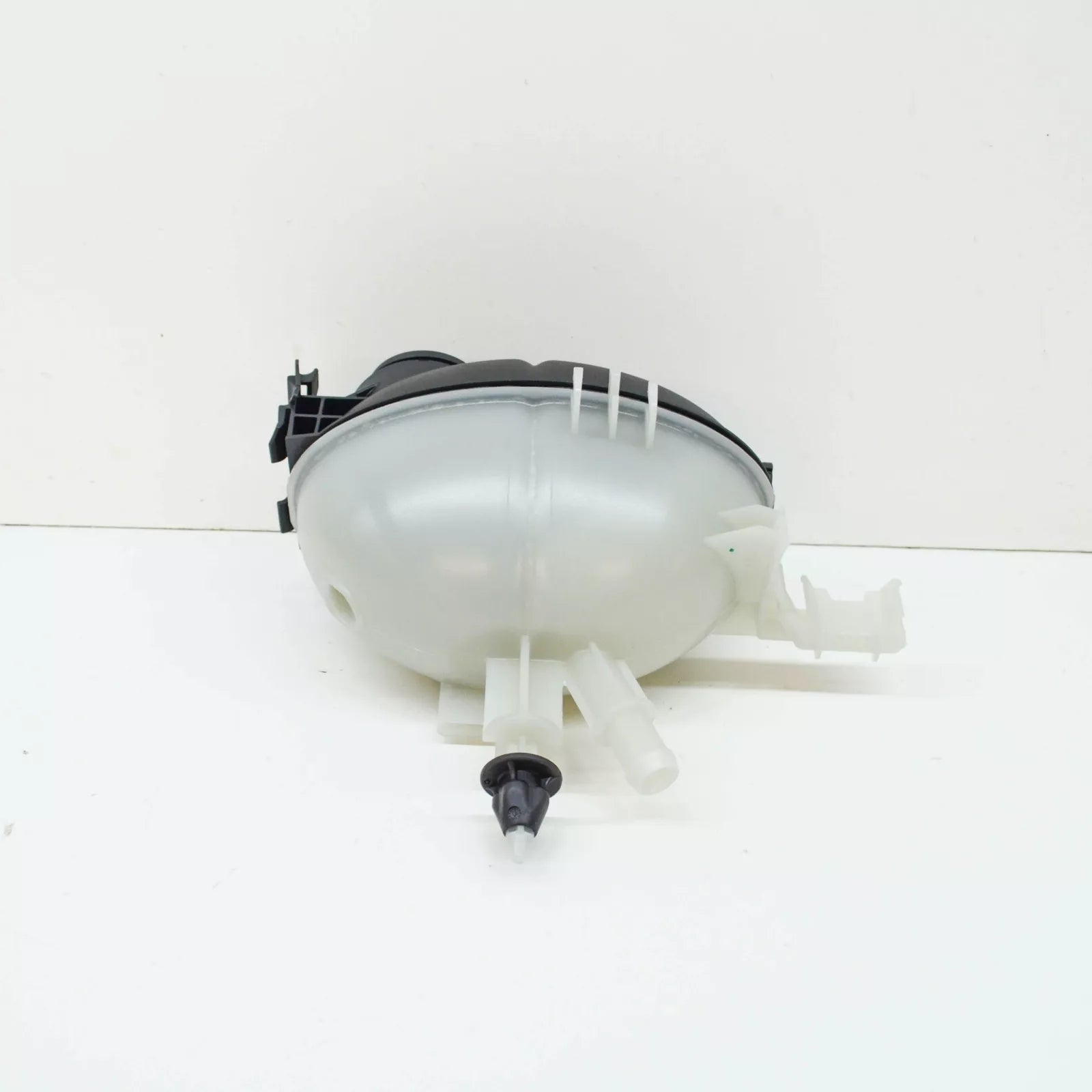 NEW MERCEDES-BENZ GLK-CLASS X204 EXPANSION TANK A2045000749