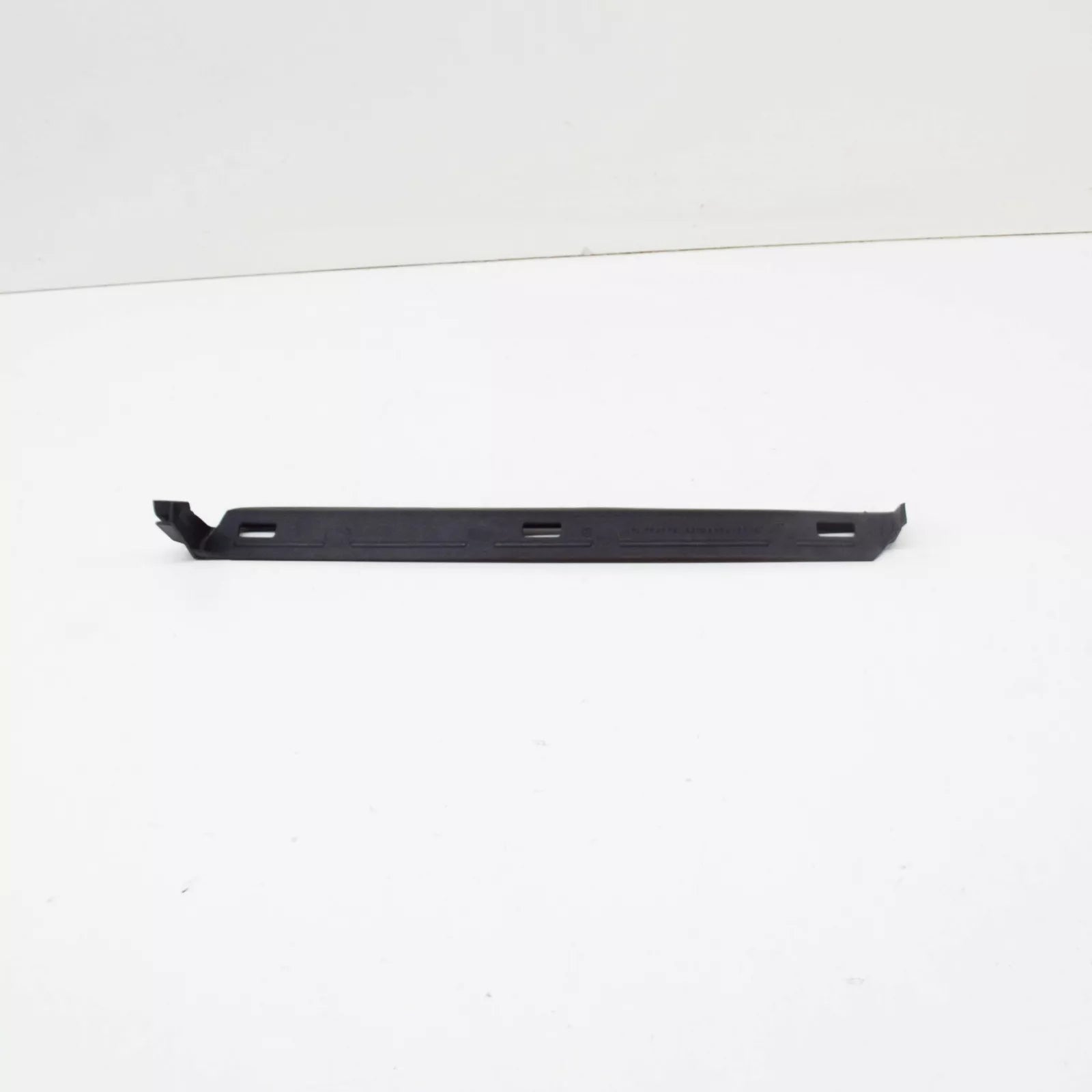 NEW MERCEDES-BENZ C W202 FRONT LEFT SIDE SEAL A2026984130