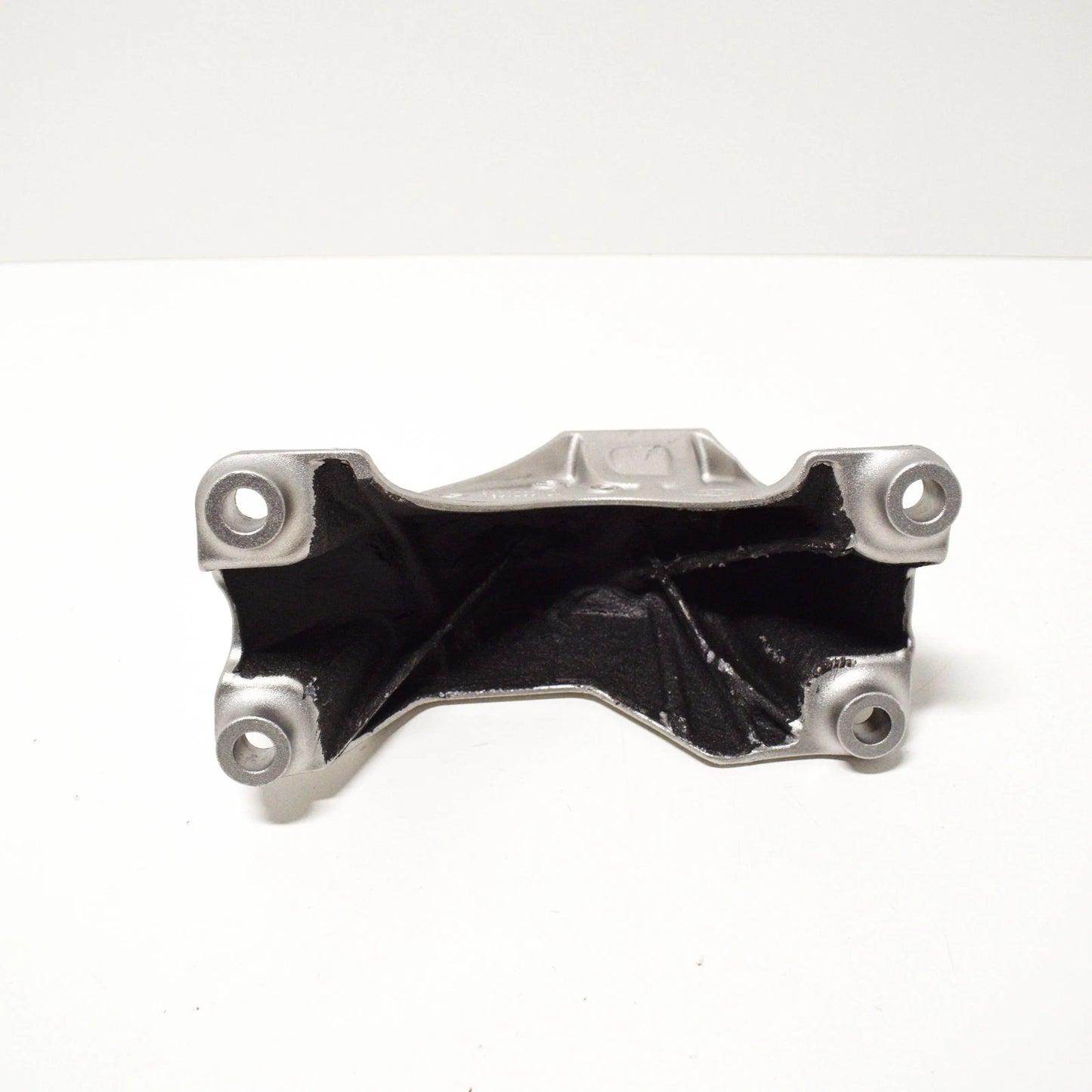 NEW BMW 7 G11 RIGHT ENGINE SUPPORTING BRACKET 22116876220 ORIGINAL