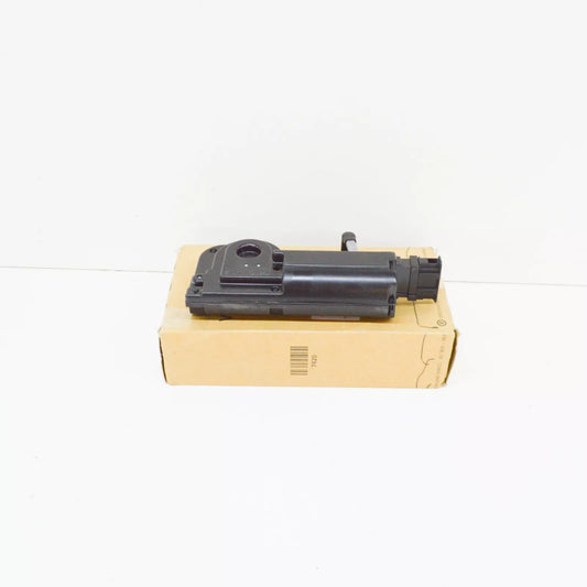 NEW VW TOUAREG 7L REAR STRIKER PLATE WITH MOTOR 7L0827511C