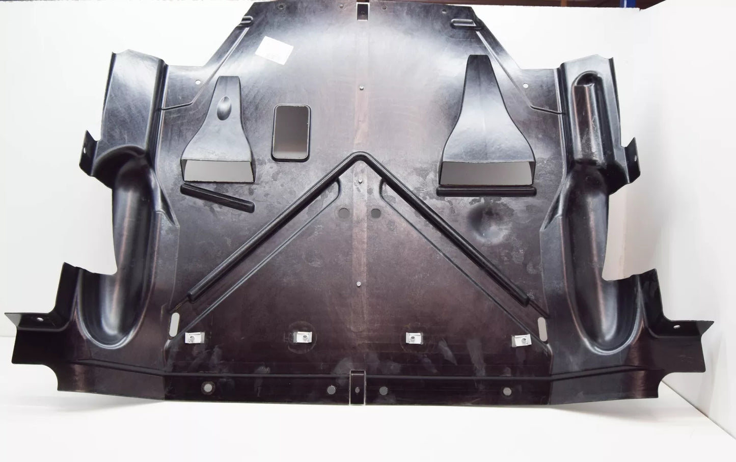 NEW AUDI R8 42 REAR UNDERBODY TRIM 420825205B ORIGINAL