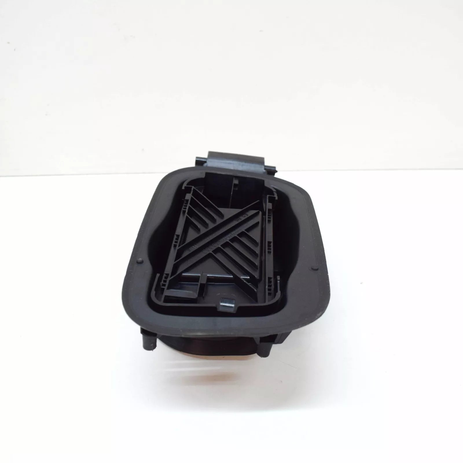 NEW AUDI A3 CONVERTIBLE 8V FUEL FILLER FLAP INSERT 8V7809906B