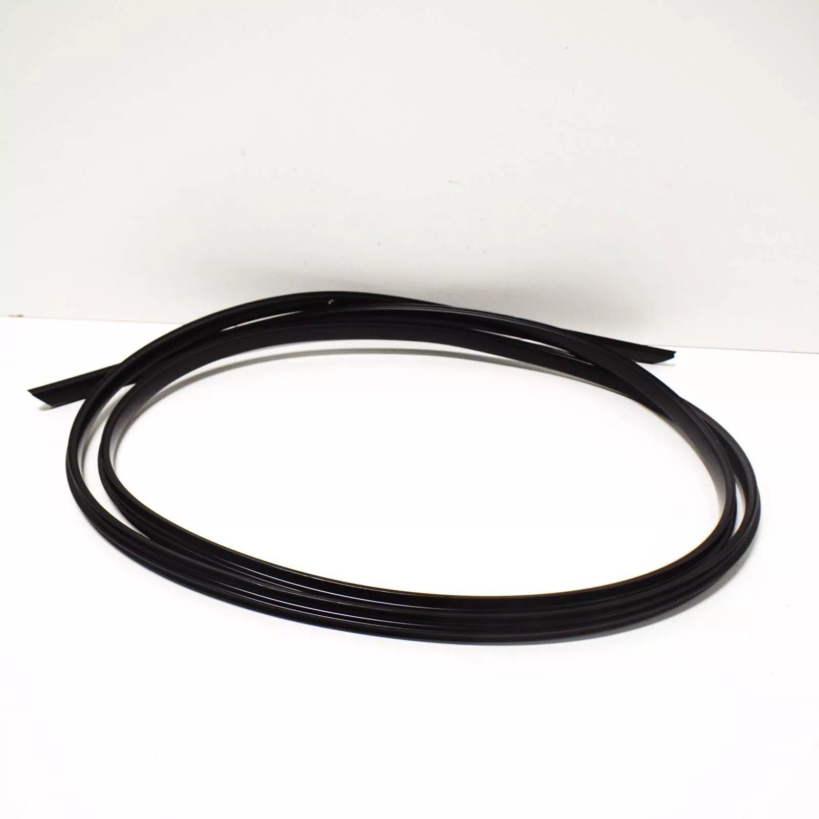 NEW BMW 5 E28 WINDSHIELD UPPER RUBBER MOULDING WEATHERSTRIP 51311959969 1959969