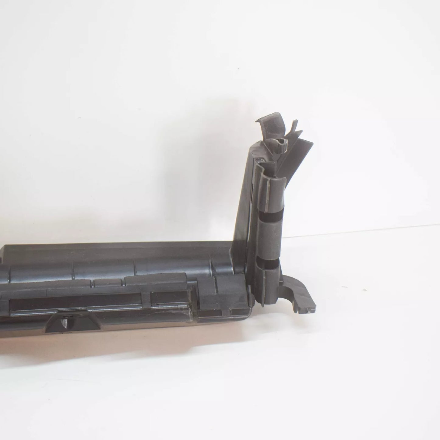 NEW MERCEDES-BENZ C-CLASS W203 LOWER RADIATOR AIR BAFFLE A2035053630