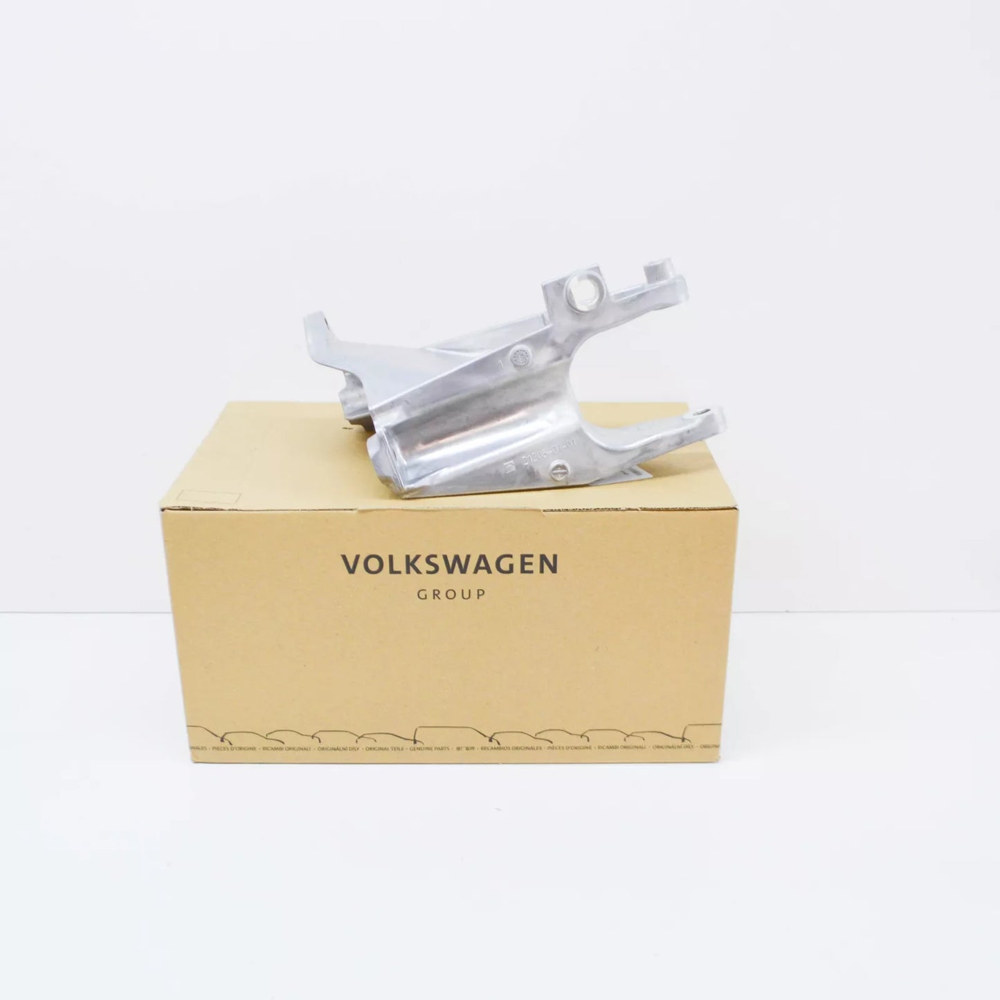 NEW VOLKSWAGEN TRANSPORTER T5 FRONT ENGINE SUPPORT BRACKET 7E0199343C ORIGINAL