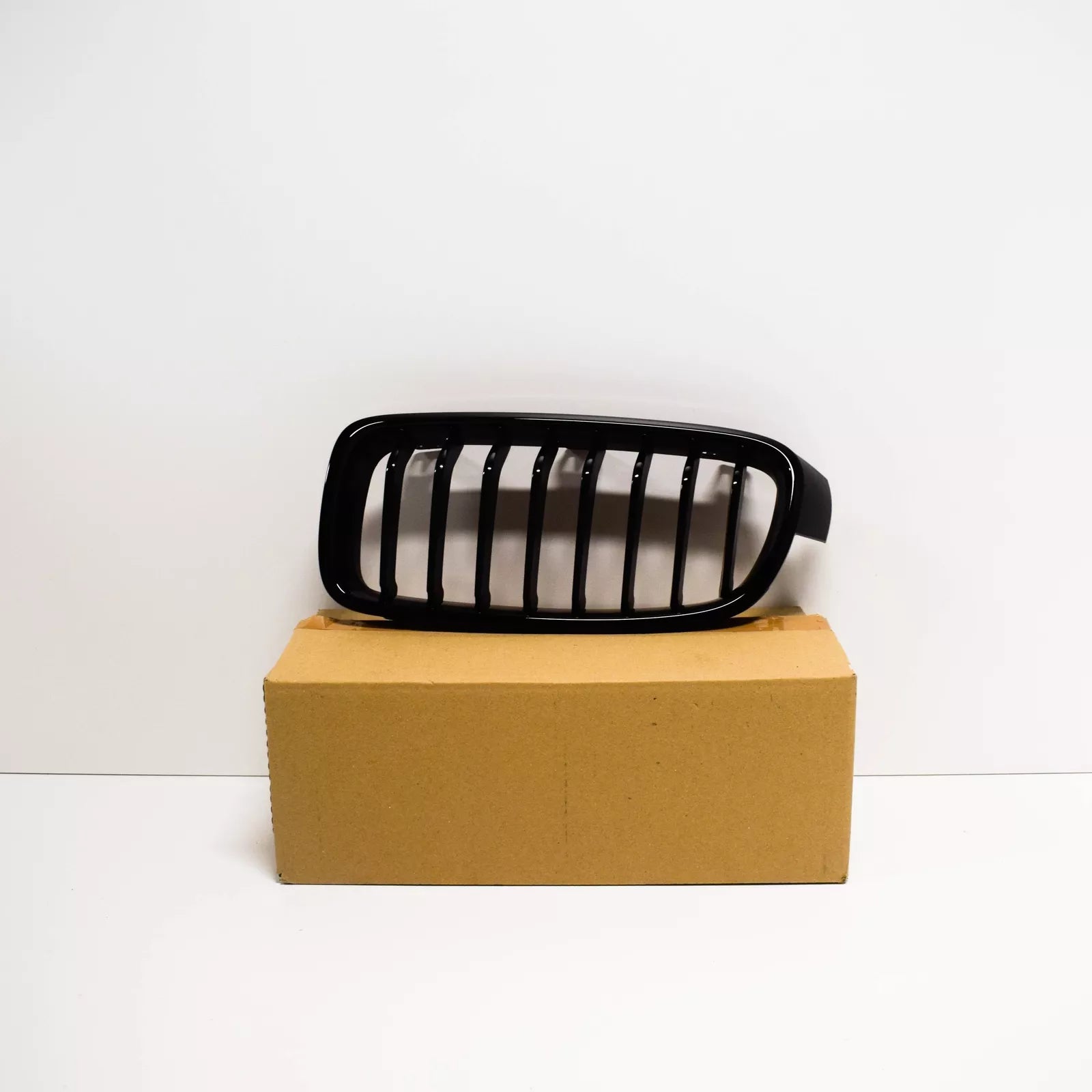 NEW BMW 3 F30 RADIATOR LEFT M PERFORMANCE GRILLE 51712240775 2240775 ORIGINAL