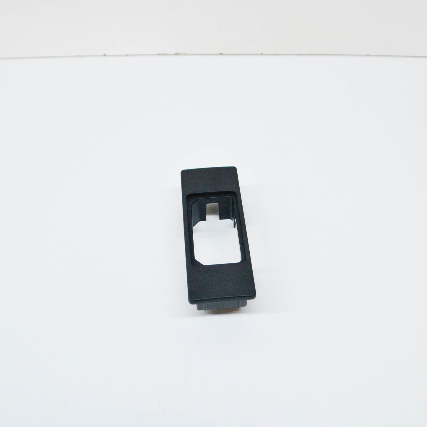 new ford mondeo mk5 center console usb plug bezel 5378468 gj5t-14g332-aa