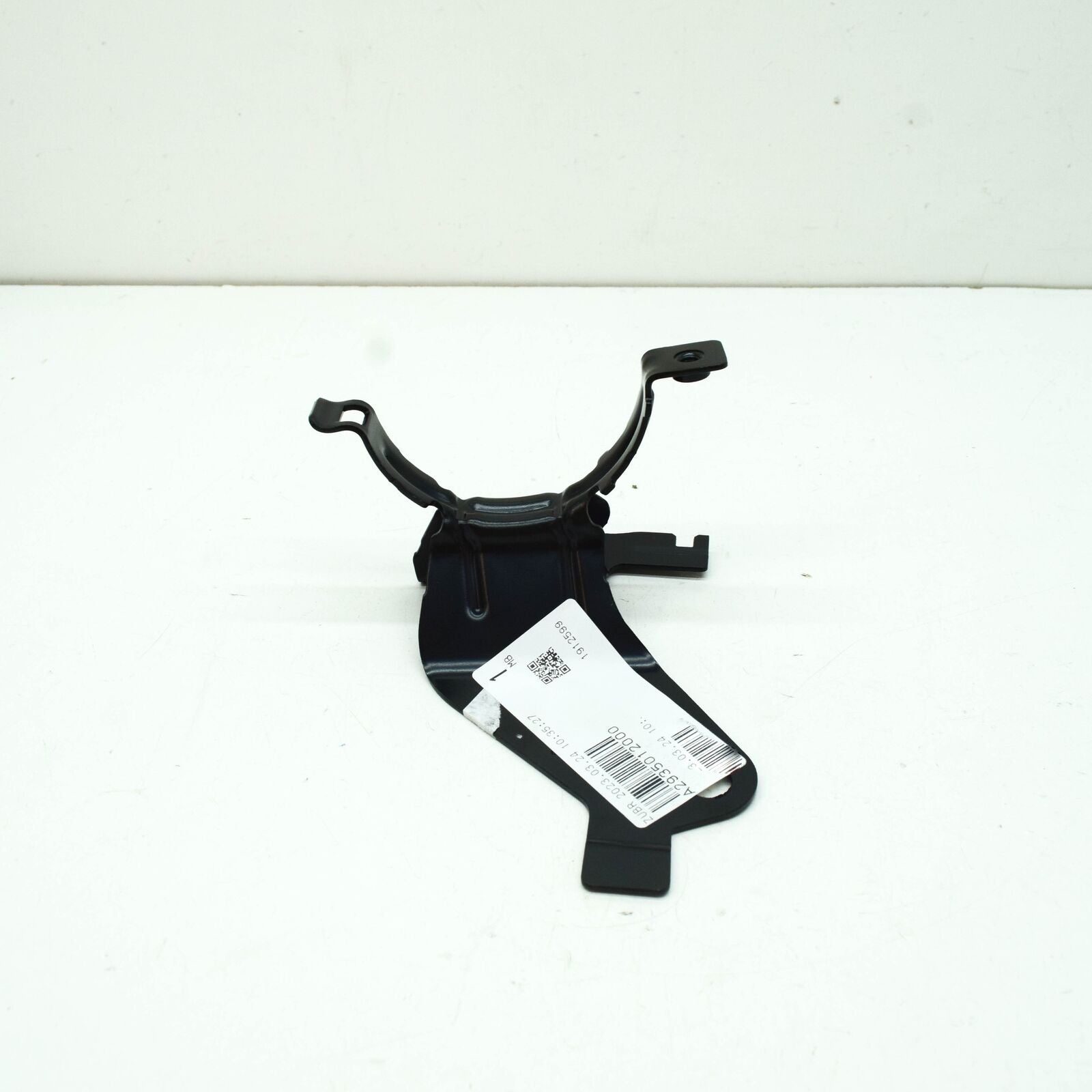 NEW MERCEDES-BENZ EQC COOLANT PUMP BRACKET A2935012000 ORIGINAL