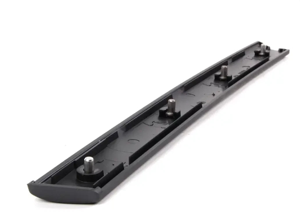 NEW BMW 3 E46 FRONT RIGHT DOOR TRIM 51418213994 8213994 ORIGINAL