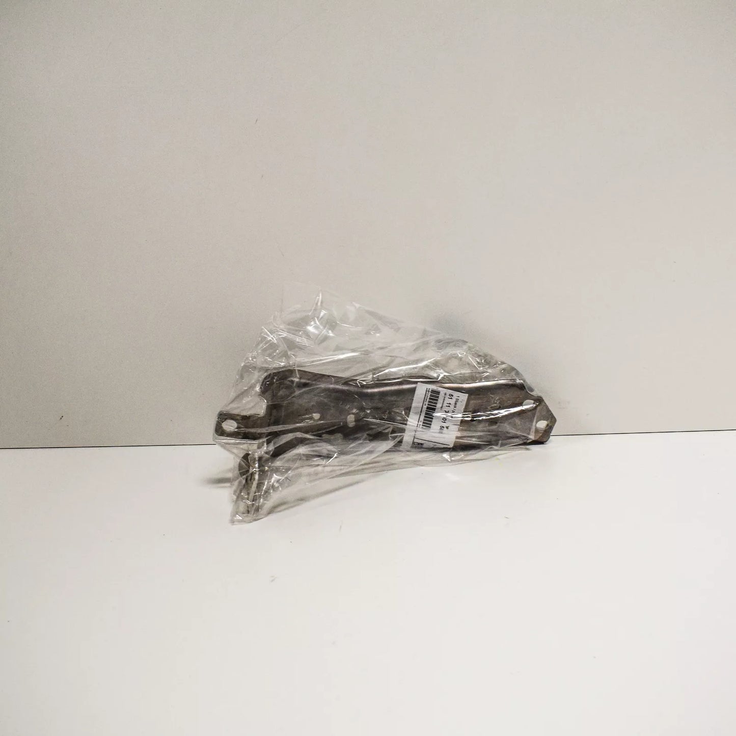 NEW BMW 2 F45 FRONT BUMPER LEFT VERTICAL STRUT 51117301585 7301585 2015 ORIGINAL