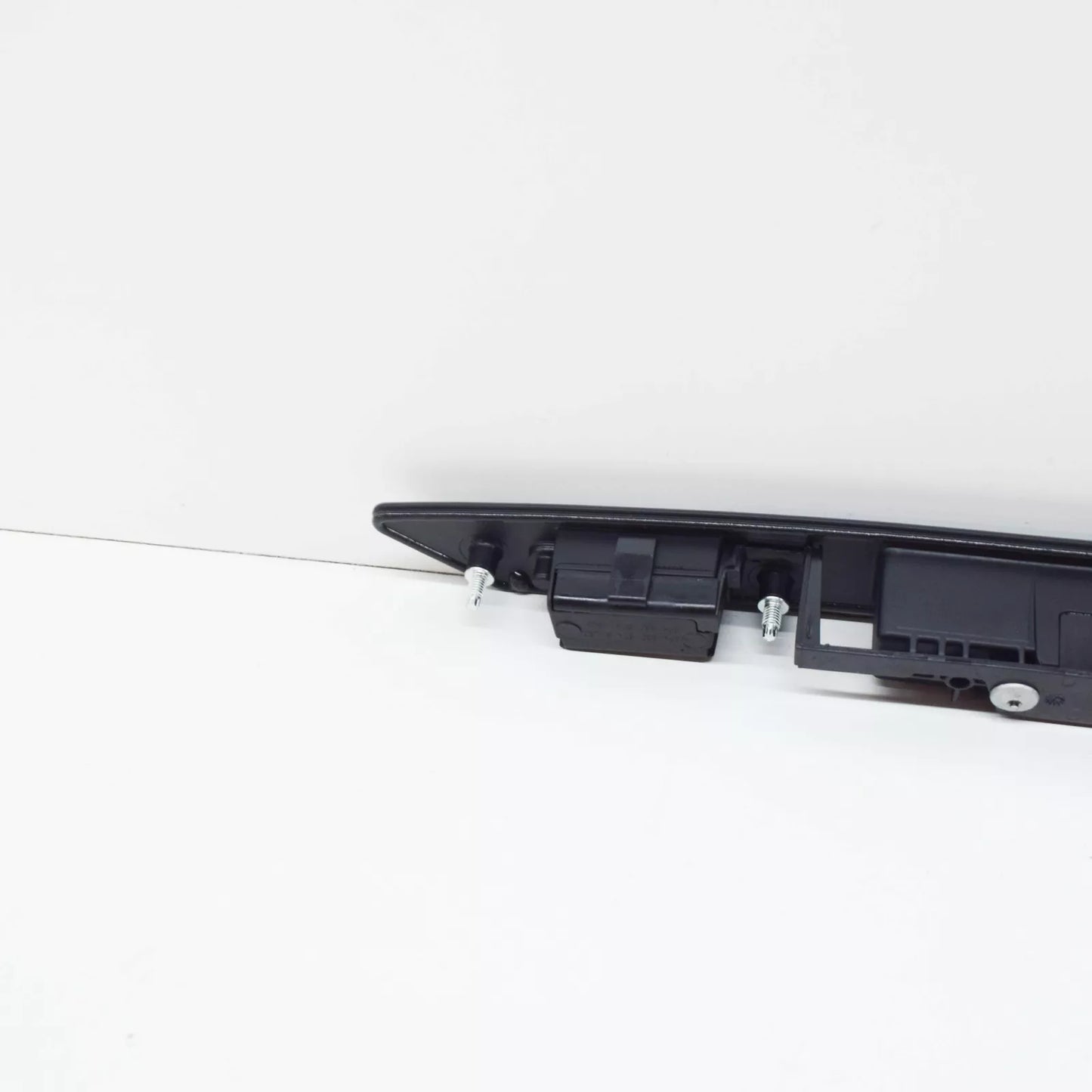 NEW AUDI A3 8P REAR LID GRIP MOLDING 8P48275743FZ