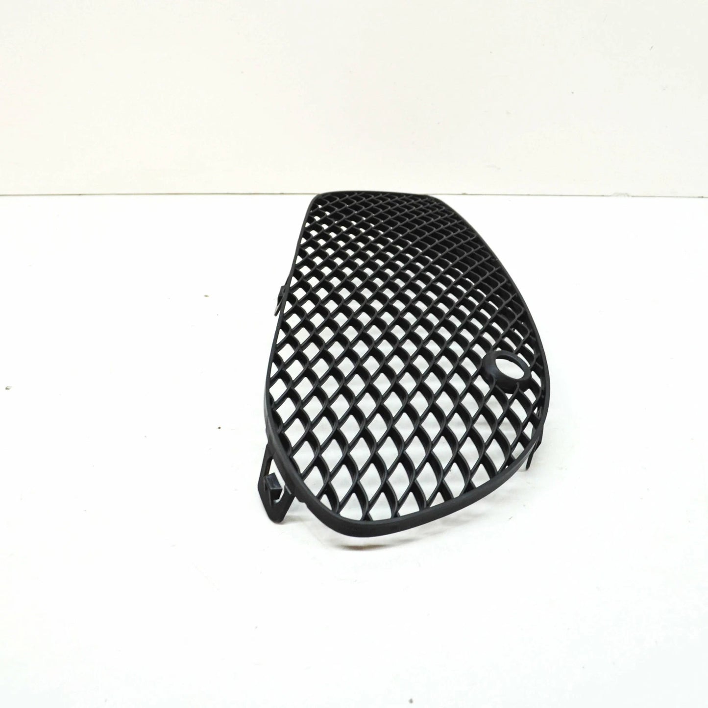 NEW MERCEDES-BENZ C-CLASS W205 FRONT BUMPER LEFT GRILLE A2058852523 2016