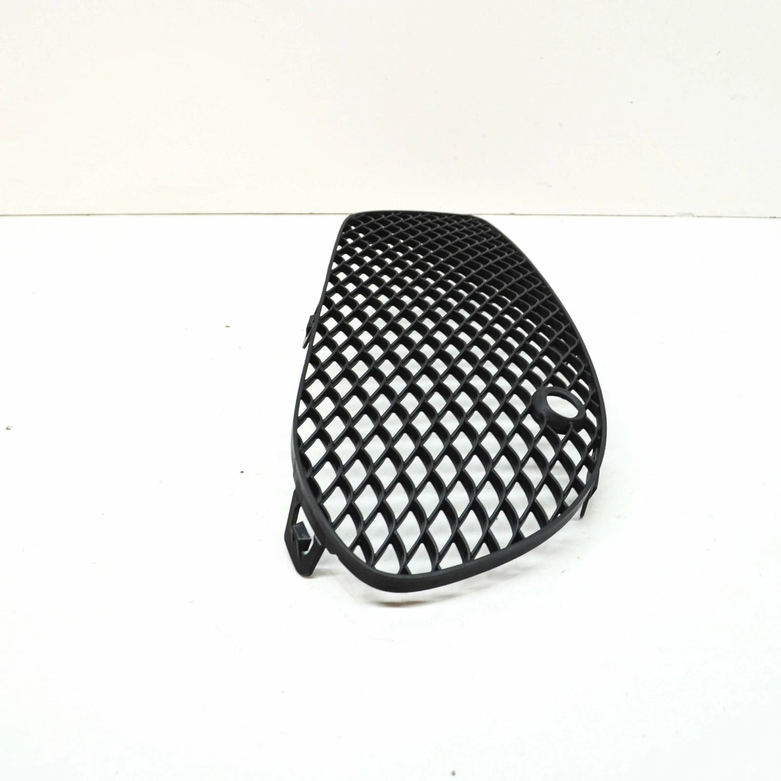 NEW MERCEDES-BENZ C-CLASS W205 FRONT BUMPER LEFT GRILLE A2058852523 2016