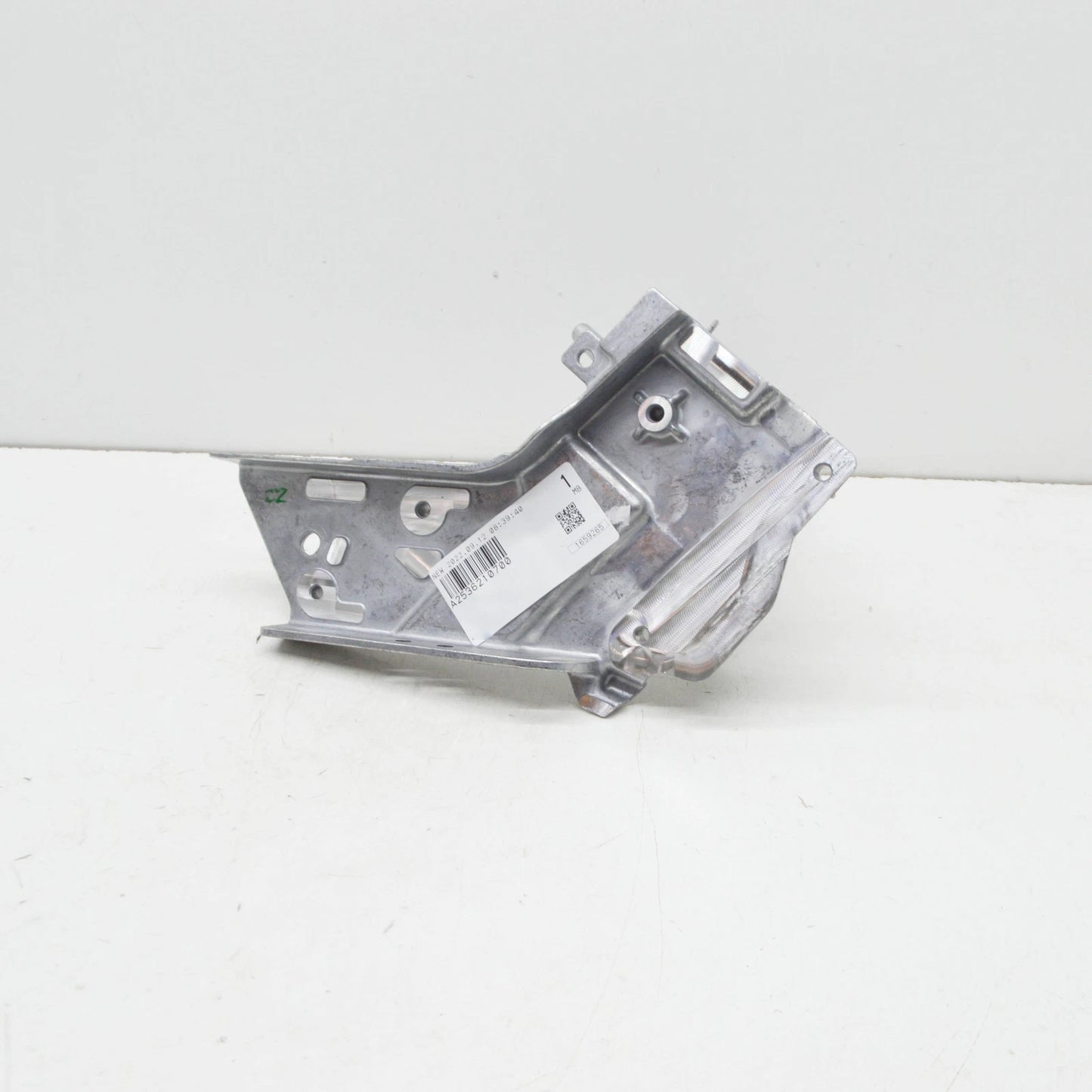 NEW MERCEDES-BENZ E W213 FRONT RADIATOR RIGHT SUPPORT A2536210700