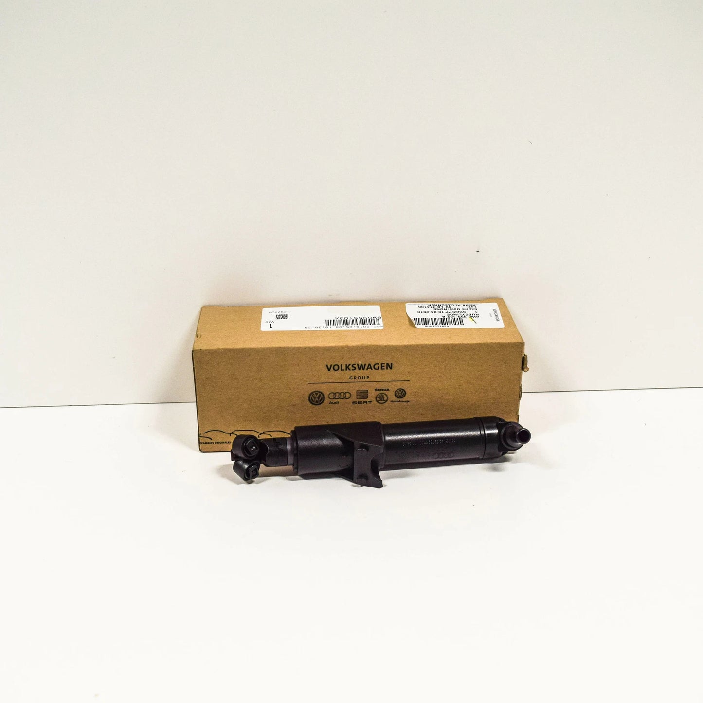 NEW AUDI A5 8W6 RIGHT SIDE HEADLIGHT WASHER NOZZLE SPRAY 8W6955102A