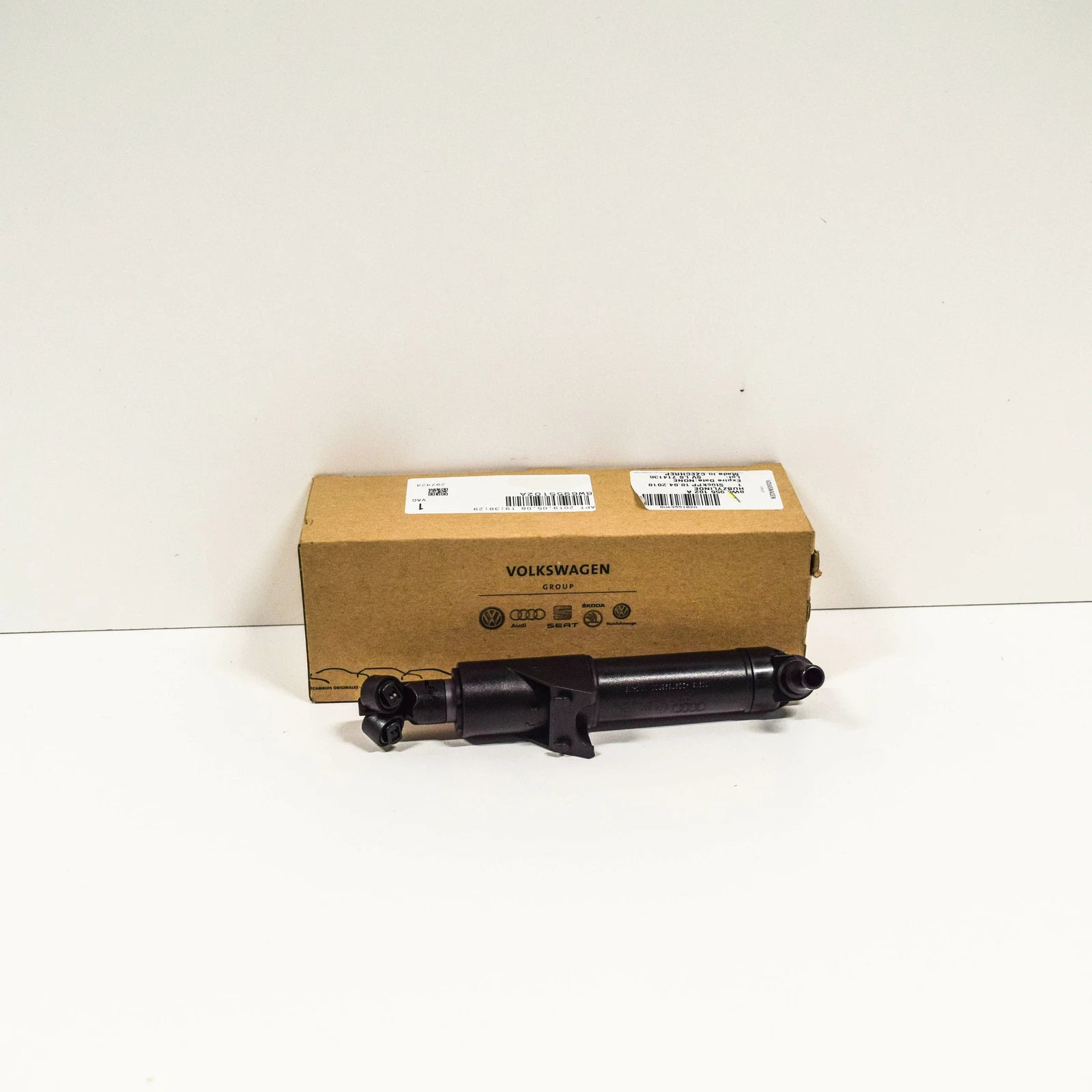 NEW AUDI A5 8W6 RIGHT SIDE HEADLIGHT WASHER NOZZLE SPRAY 8W6955102A