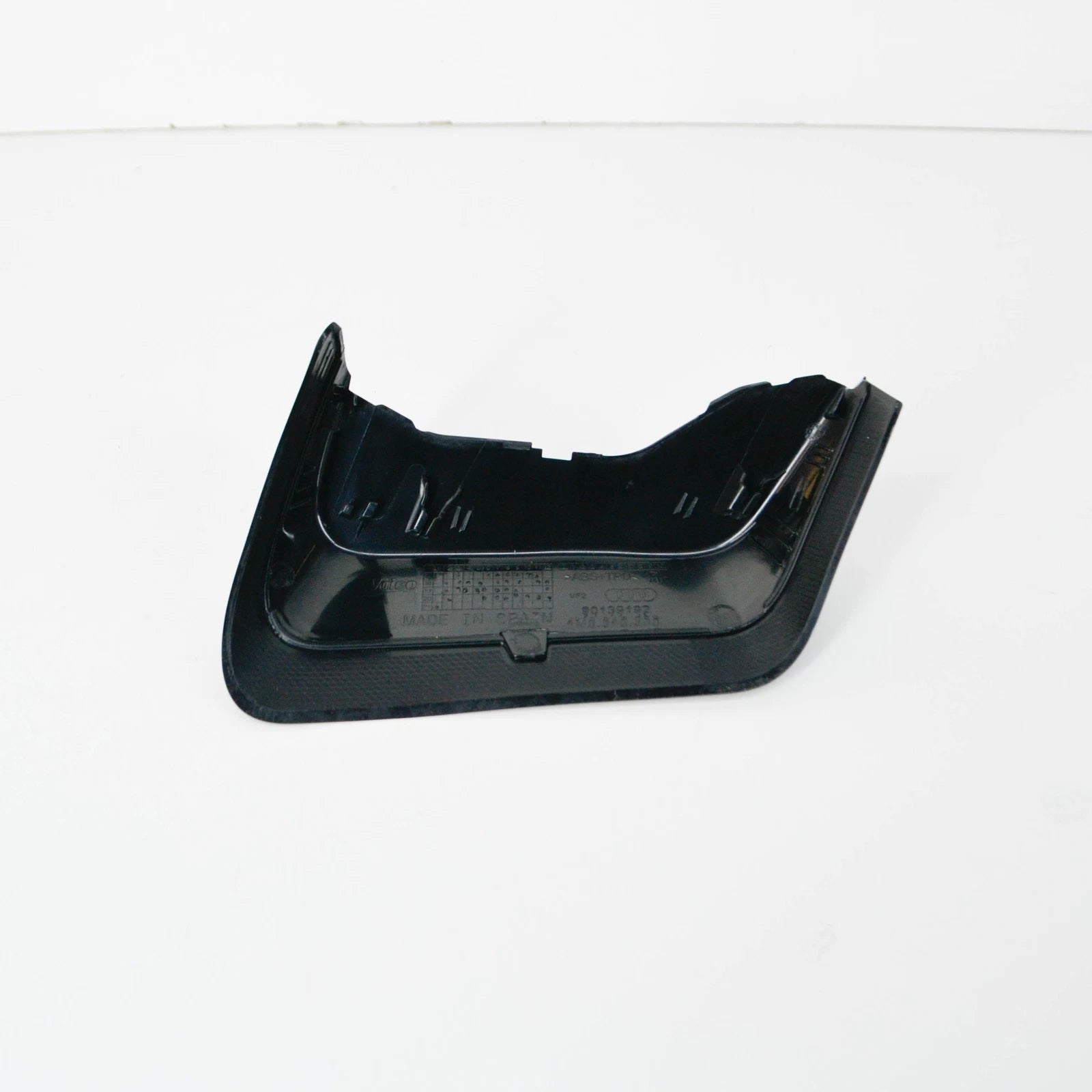 NEW AUDI Q8 4MN REAR RIGHT TAIL LIGHT TRIM COVER 4M8945256 ORIGINAL