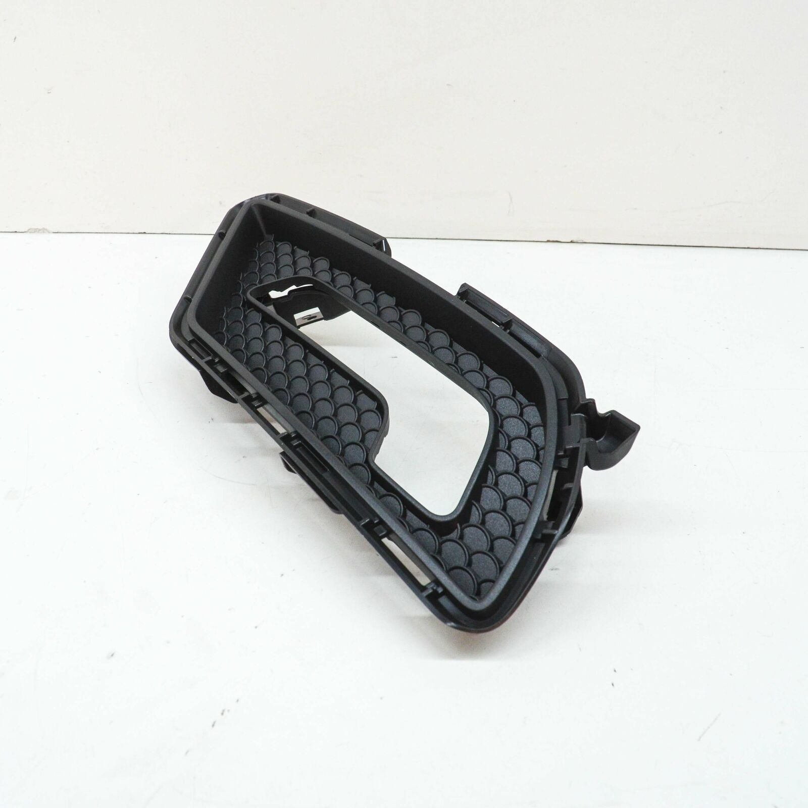 NEW MERCEDES-BENZ E C207 FRONT BUMPER LEFT GRILLE COVER A2078850353 ORIGINAL