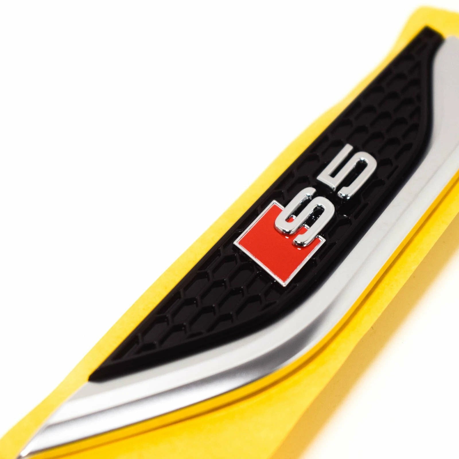 NEW AUDI S5 8W6 FRONT LEFT FENDER WING S-LINE TRIM LOGO 8W6853601CPUZ