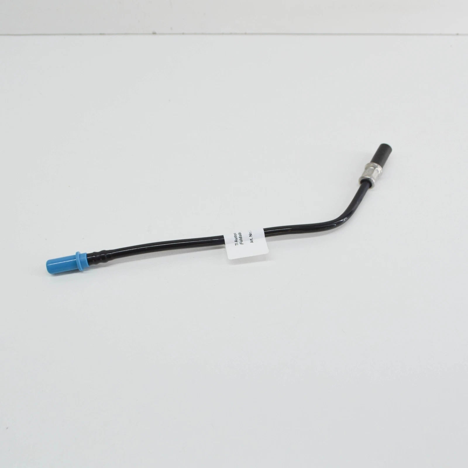 NEW BMW 1 E81 FRONT FUEL FEED PIPE 16127176663 ORIGINAL