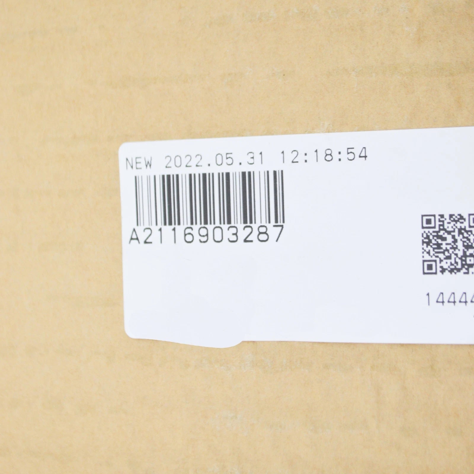 NEW MB E-CLASS W211 FRONT RIGHT DOOR EXTERIOR B-PILLAR TRIM A2116903287