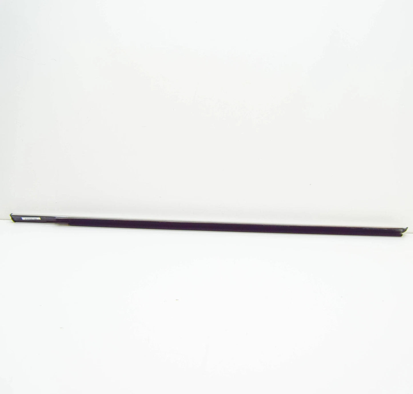 NEW MERCEDES-BENZ ML W164 FRONT LEFT DOOR WINDOW TRIM STRIP A1646907380 ORIGINAL