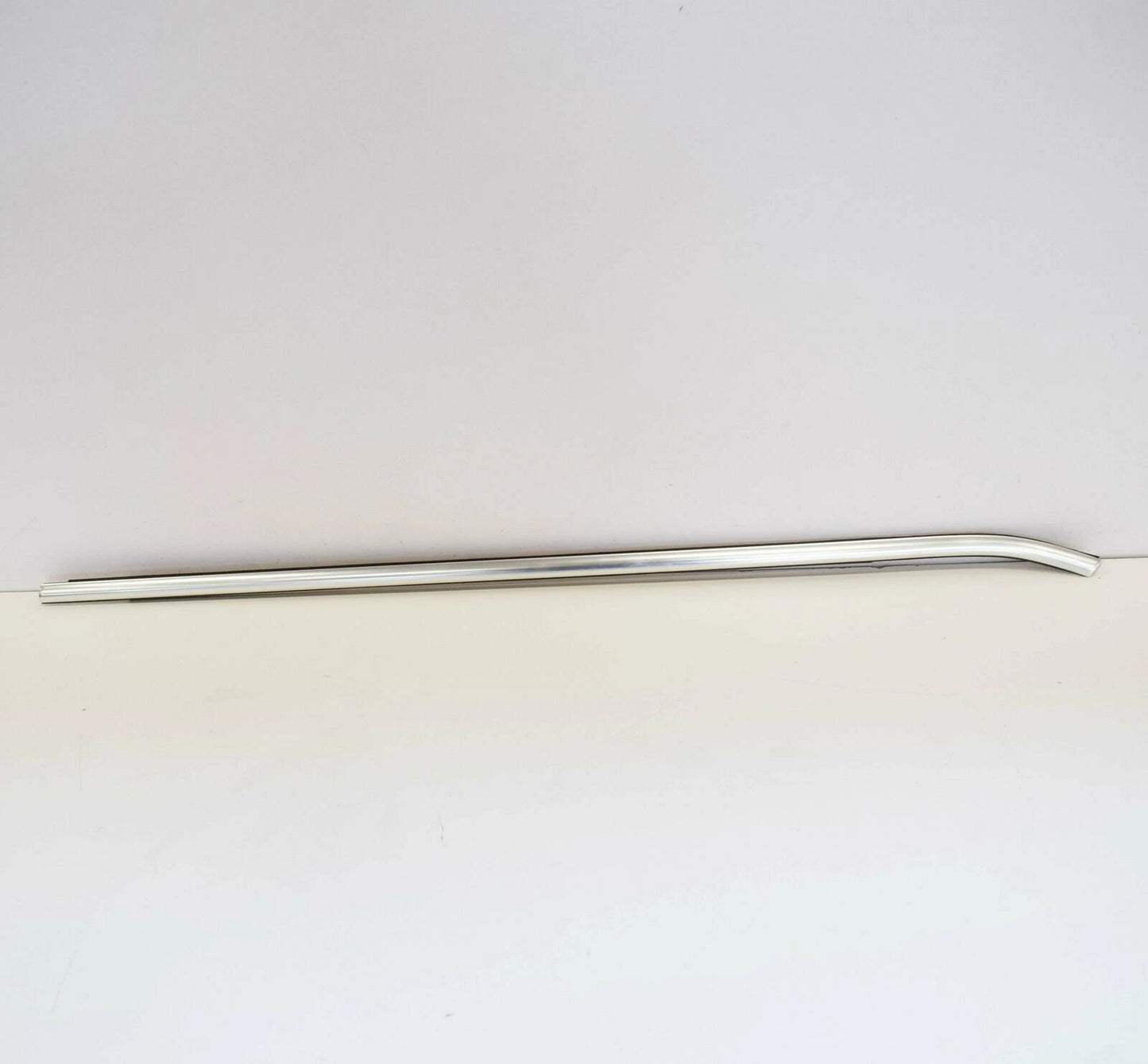 NEW BMW X6 F16 FRONT LEFT DOOR WINDOW STRIP TRIM 7329337 51337329337 ORIGINAL