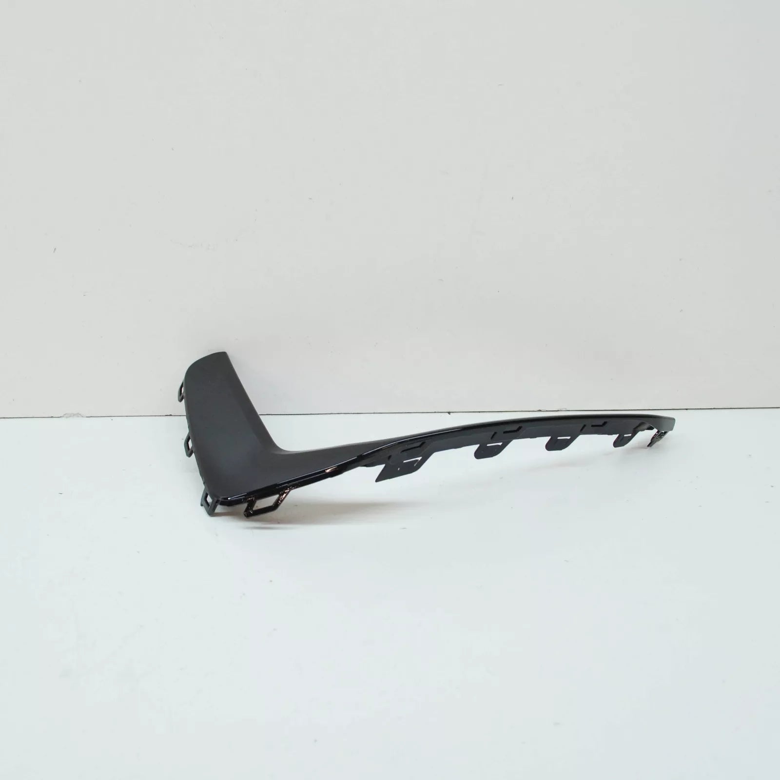 NEW AUDI A6 C8 FRONT RIGHT BUMPER MOLDING 4K0807968AY9B